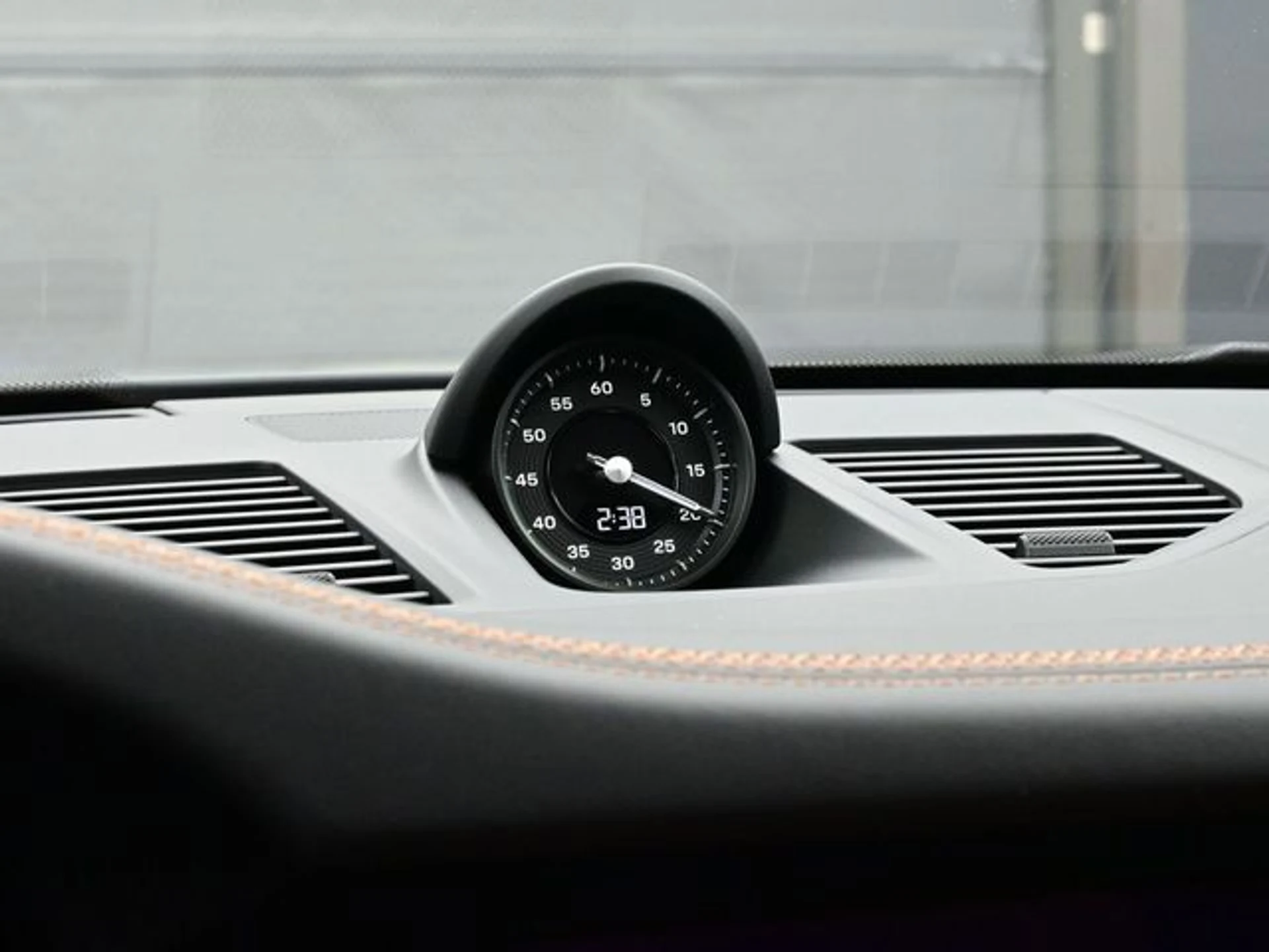 mph011_1760179172_46ff33faebbfe82cc7a88e49413e204fx_eb40a2b9e1