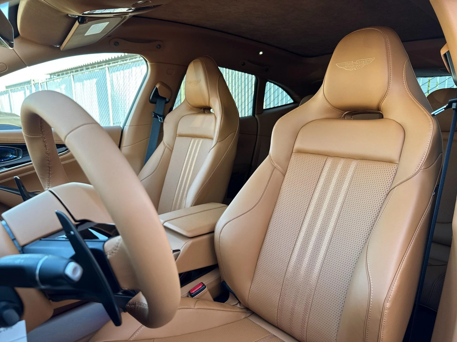 mph011_1788200339_New_2026_Aston_Martin_DBX_707_1768403576_71050f3a4f