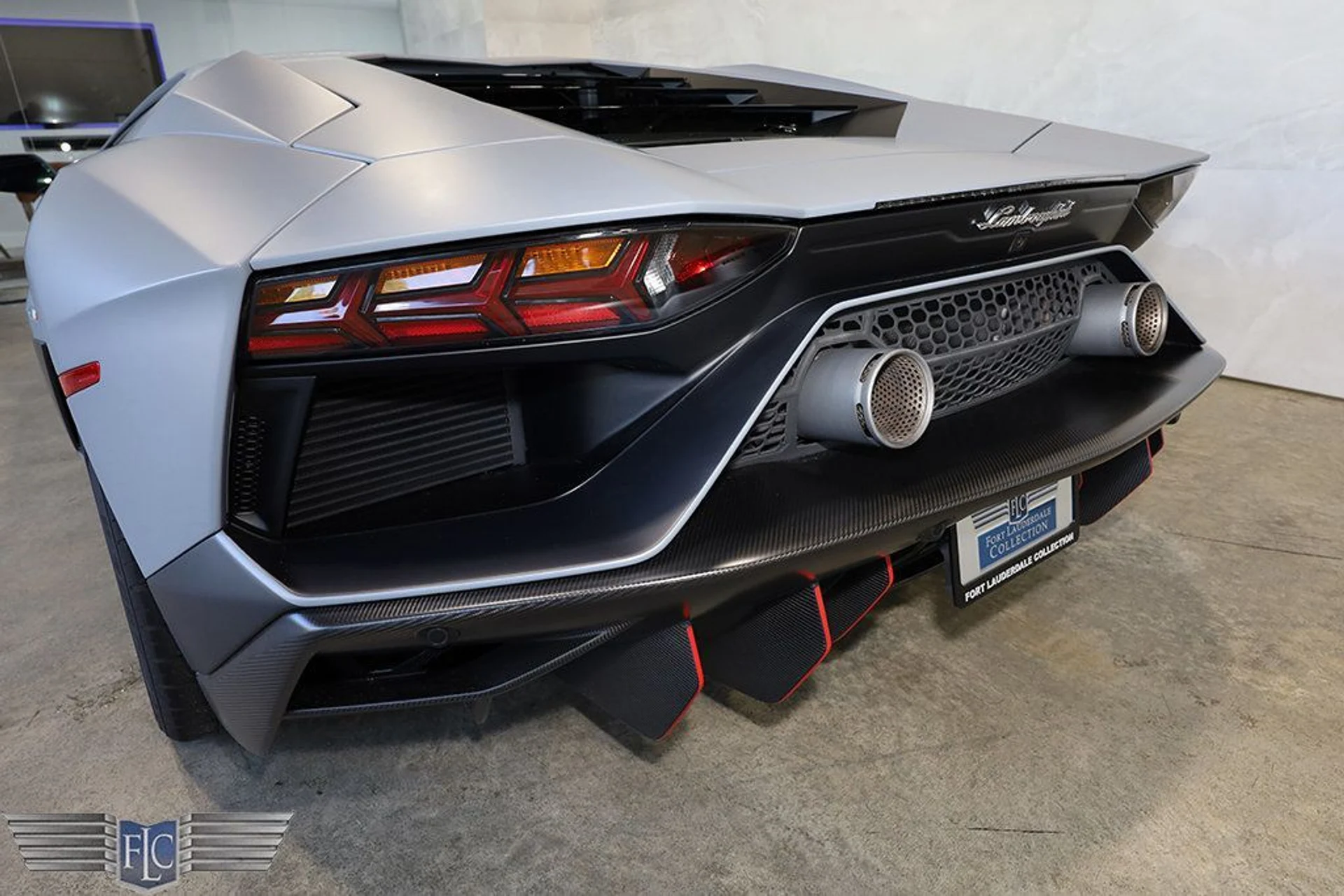 mph011_17887943_used_2022_lamborghini_aventador_lp7804ultimaecoupe_9689_22906209_12_1024_92fc53a25f