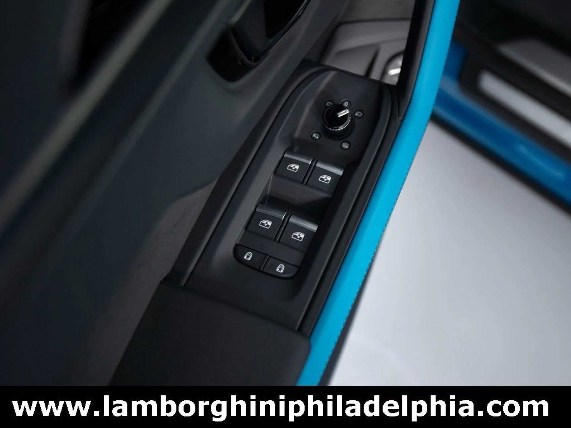 mph011_179045871_606bbe9a1cd378369478a44f7e7587cax_2604bdcc5a