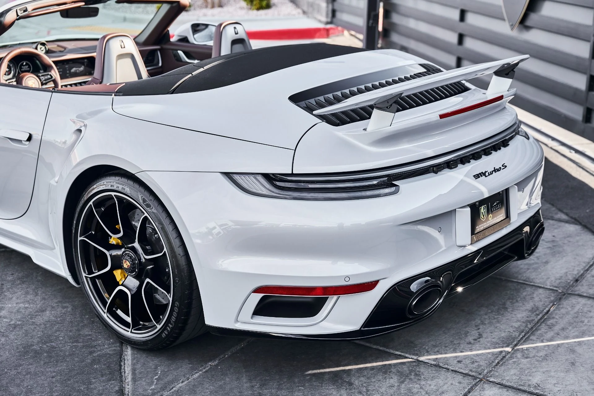 mph011_1793436806_Used_2025_Porsche_911_Turbo_S_1786497788_c9fc3a8290