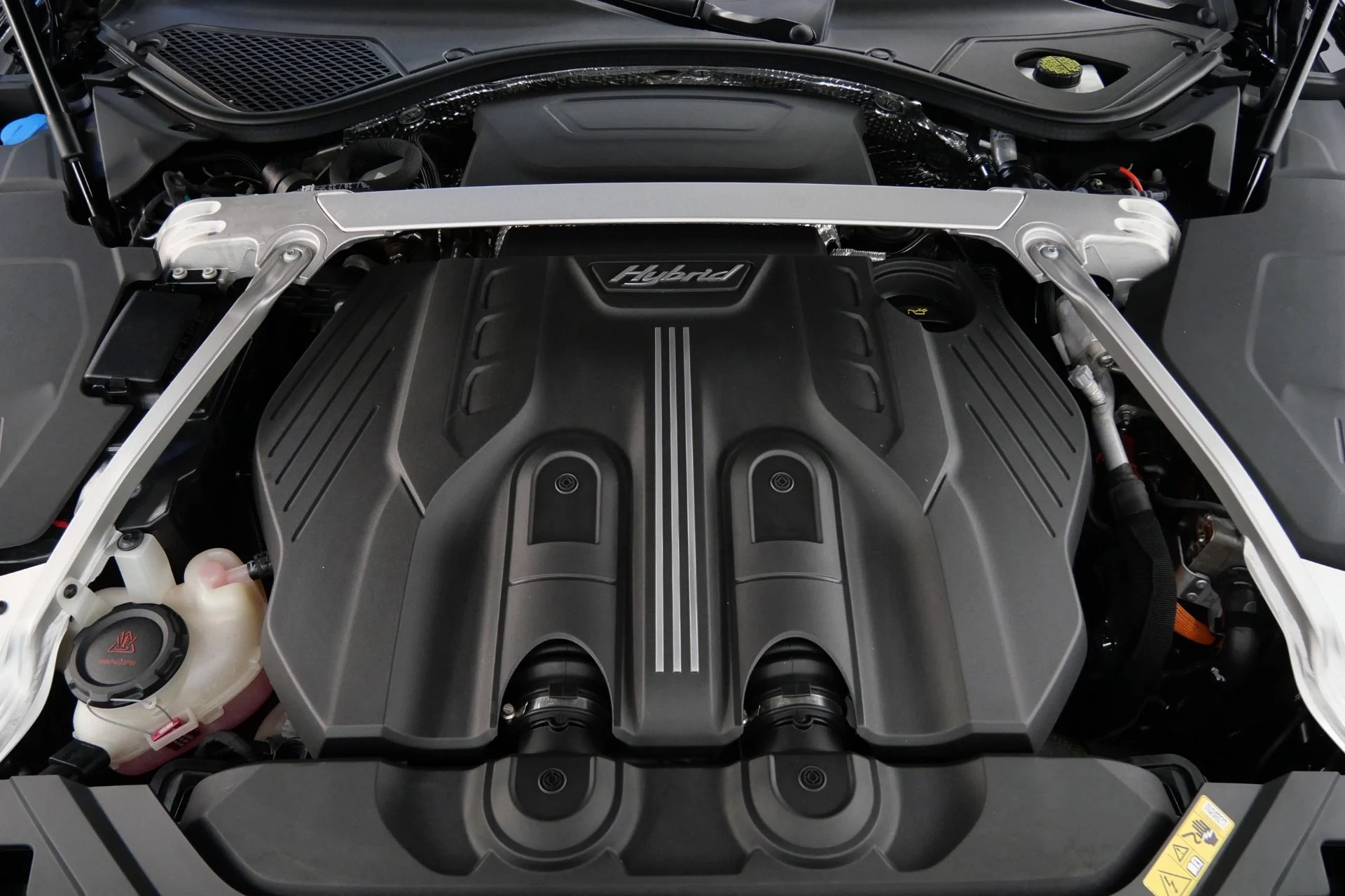 mph011_1803636461_Used_2023_Bentley_Flying_Spur_Hybrid_Touring_Specification_Contrast_Stitching_Piping_Bang_and_Olufsen_1769812693_ee21e9d617