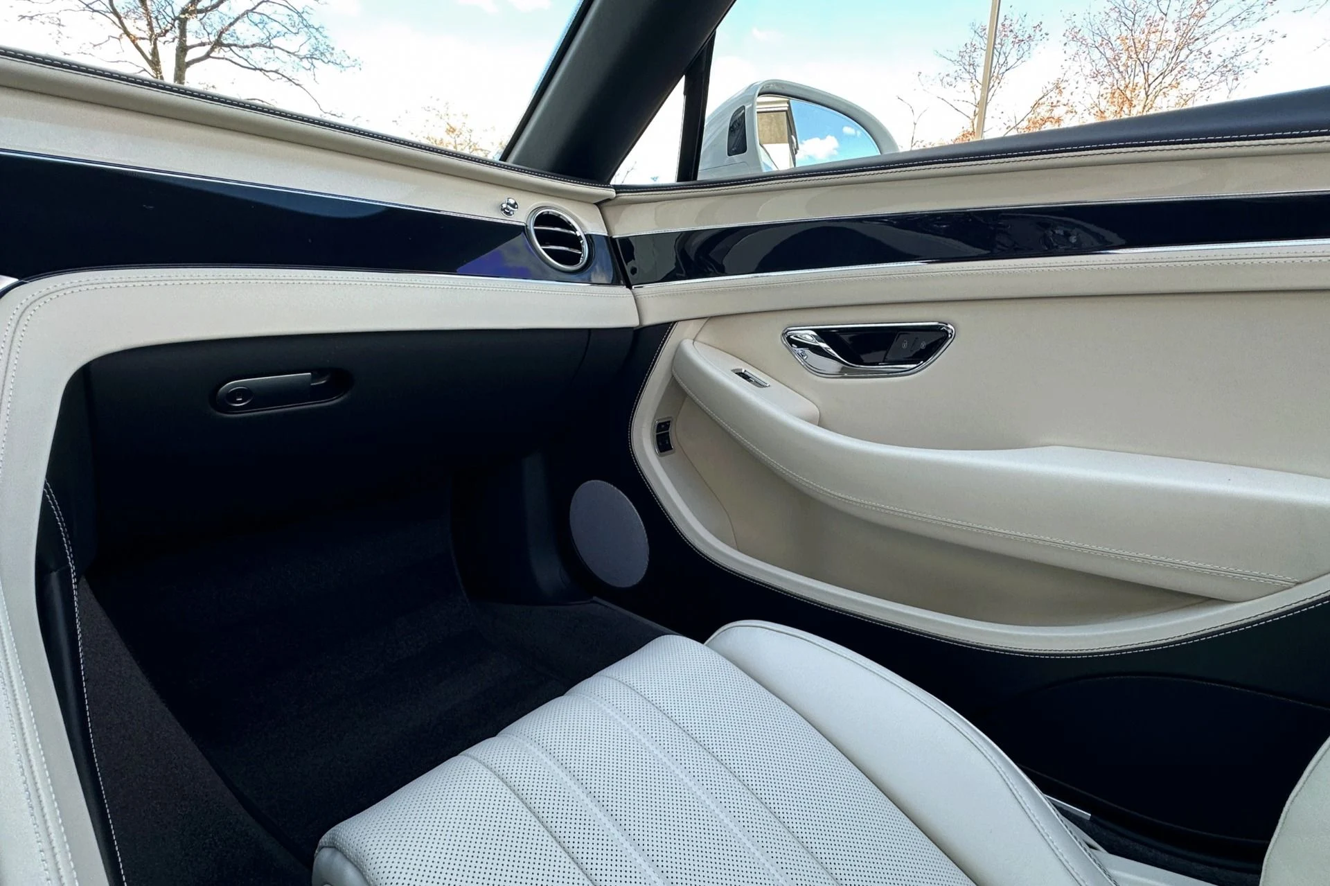 mph011_1805095627_New_2026_Bentley_Continental_GT_GTC_1763467998_6a667991fa