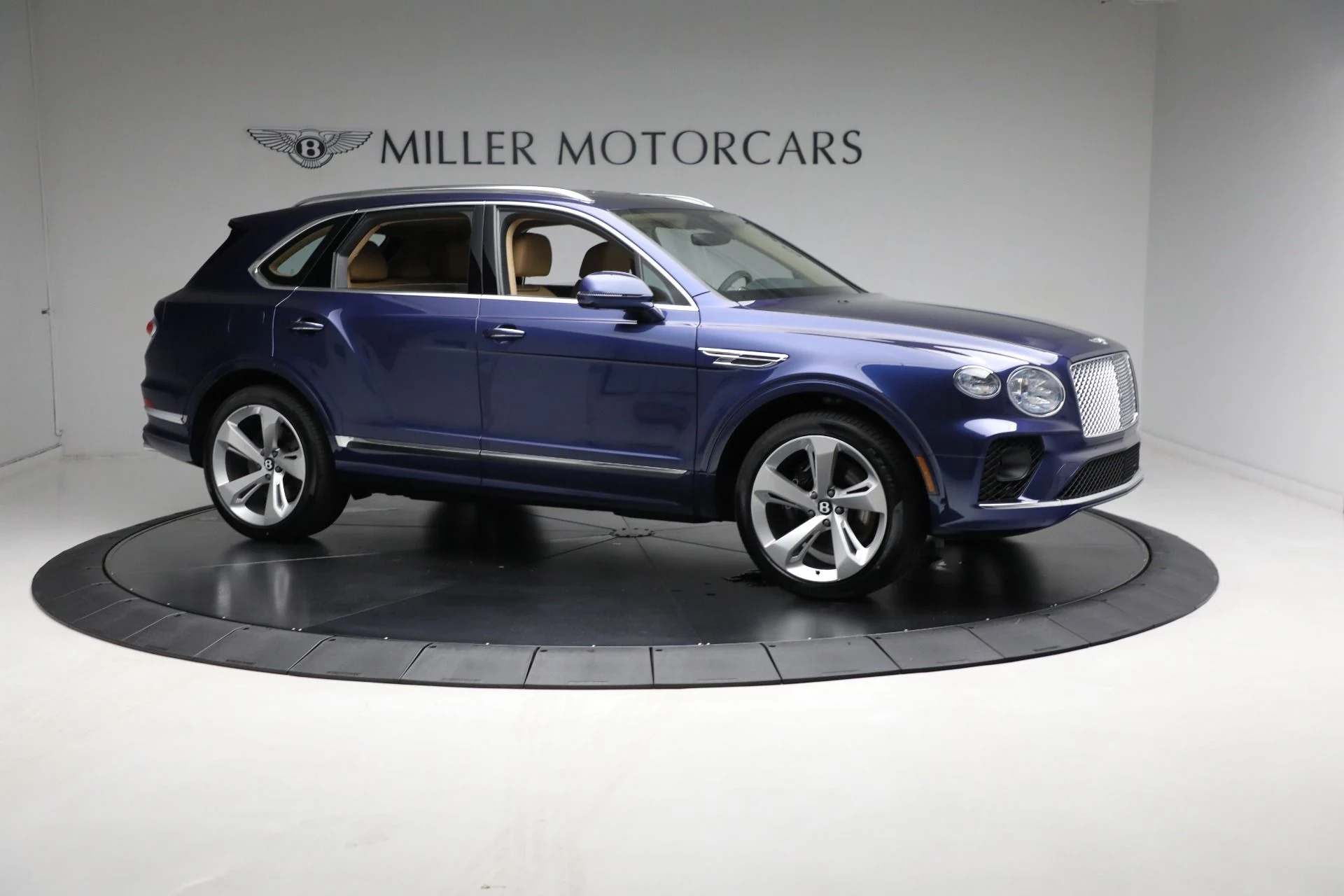 mph011_1807635719_Used_2023_Bentley_Bentayga_V8_e208381a3e
