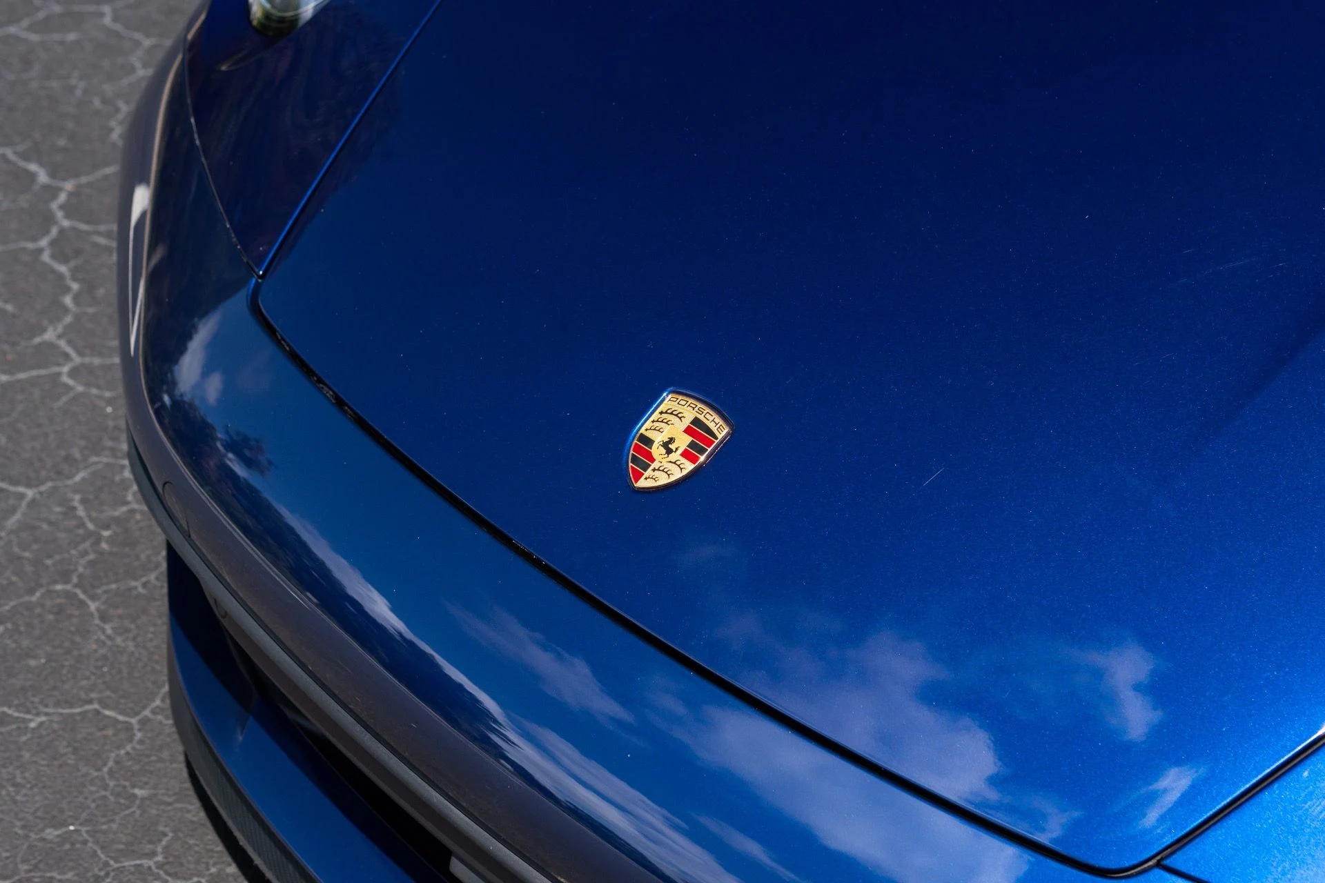 mph011_1811920856_Used_2021_Porsche_911_Carrera_1775497213_6fceddeb0a