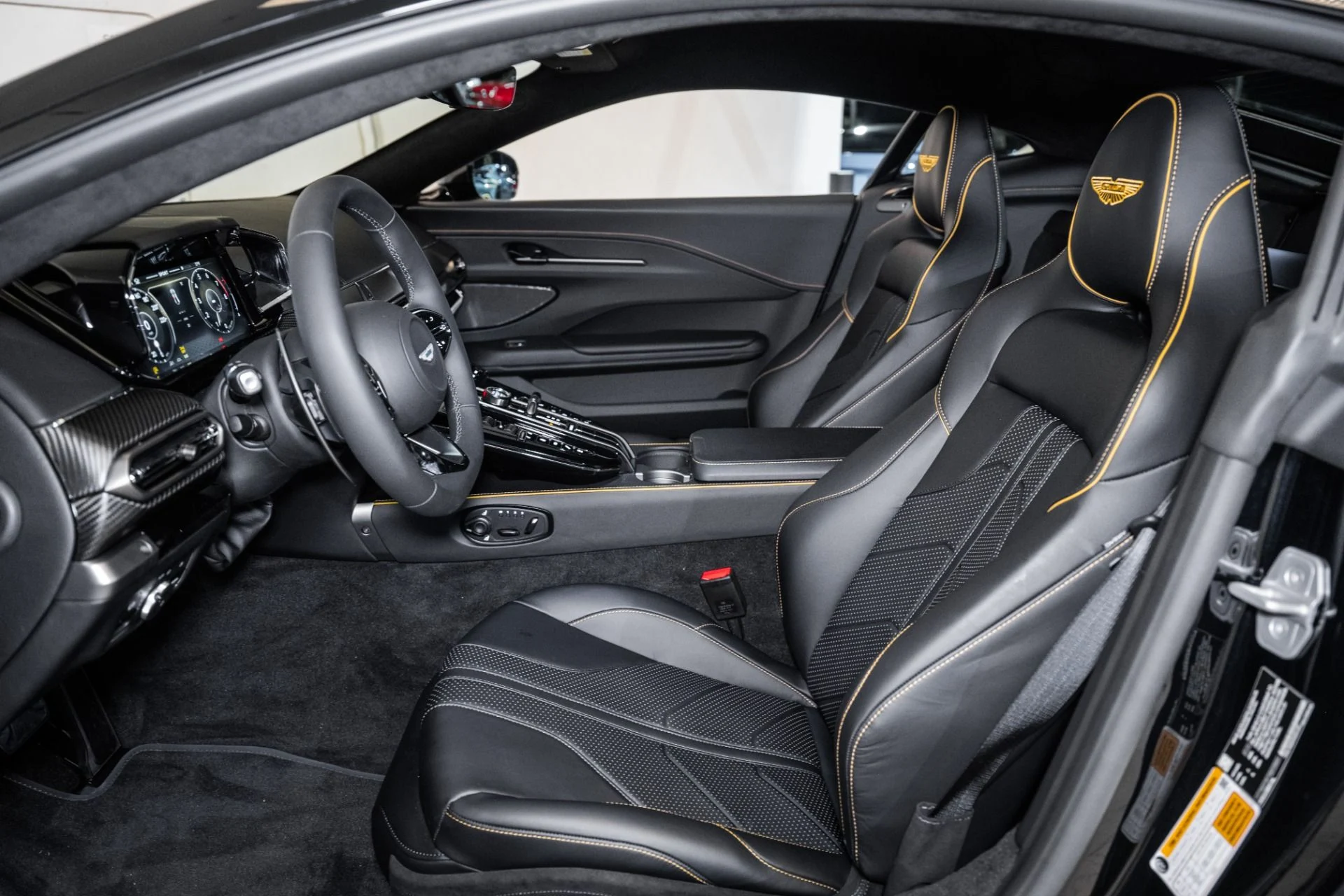 mph011_1817364552_New_2026_ASTON_MARTIN_VANTAGE_1759283584_bf72c43727