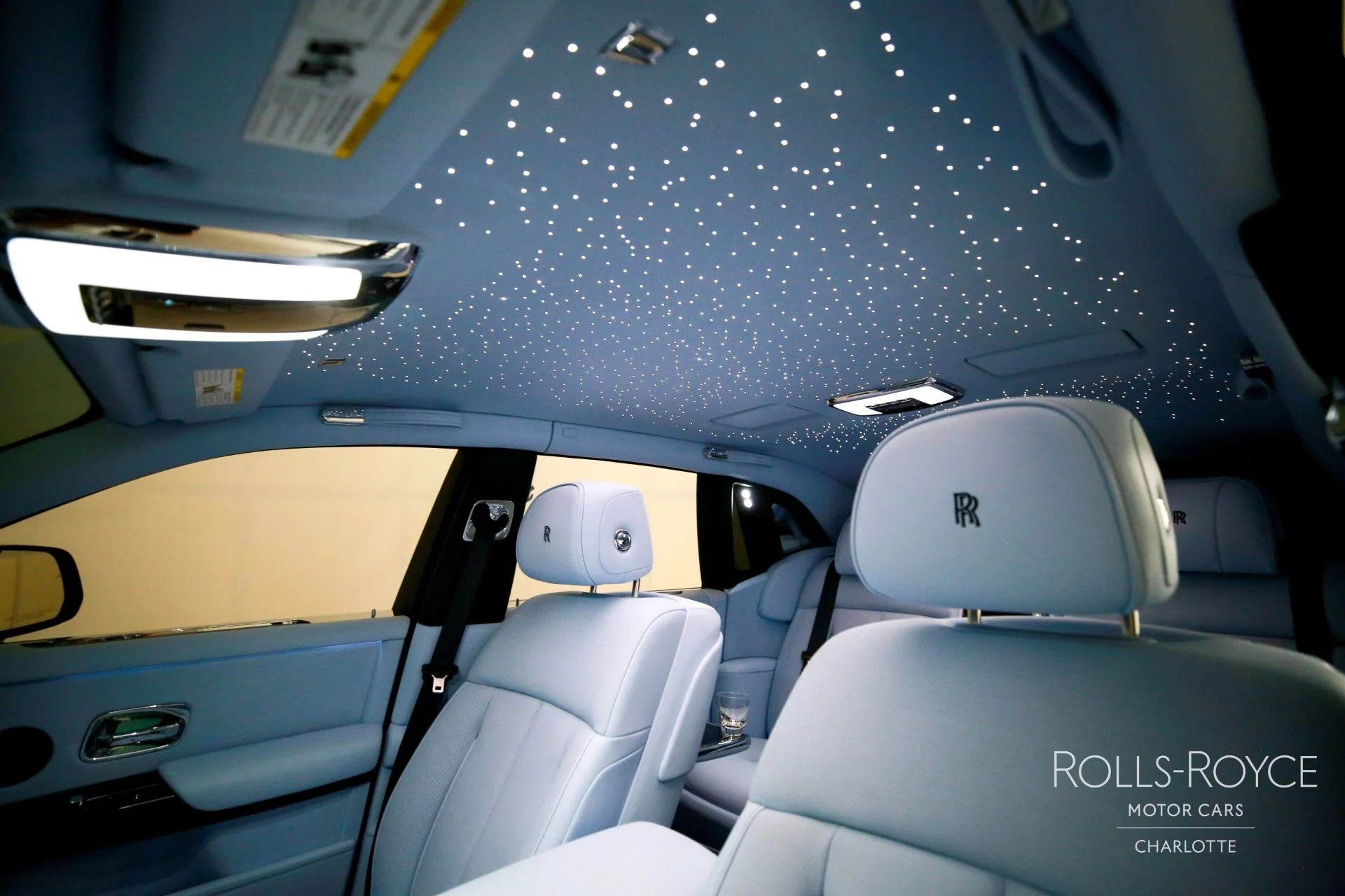 mph011_1820410420_Used_2026_Rolls_Royce_Phantom_1776091031_d80eb100cb