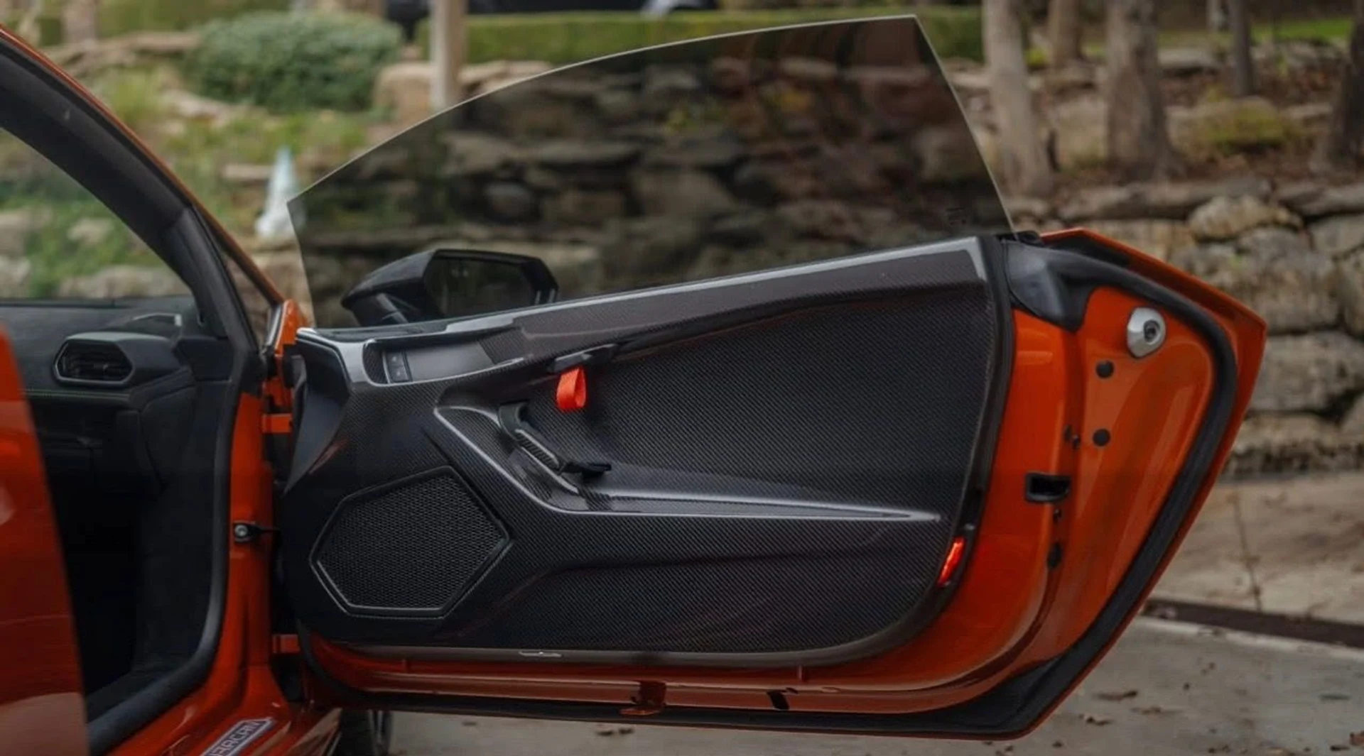 mph011_1825557885_Used_2023_Lamborghini_Huracan_STO_1762290728_9acb7bd92b