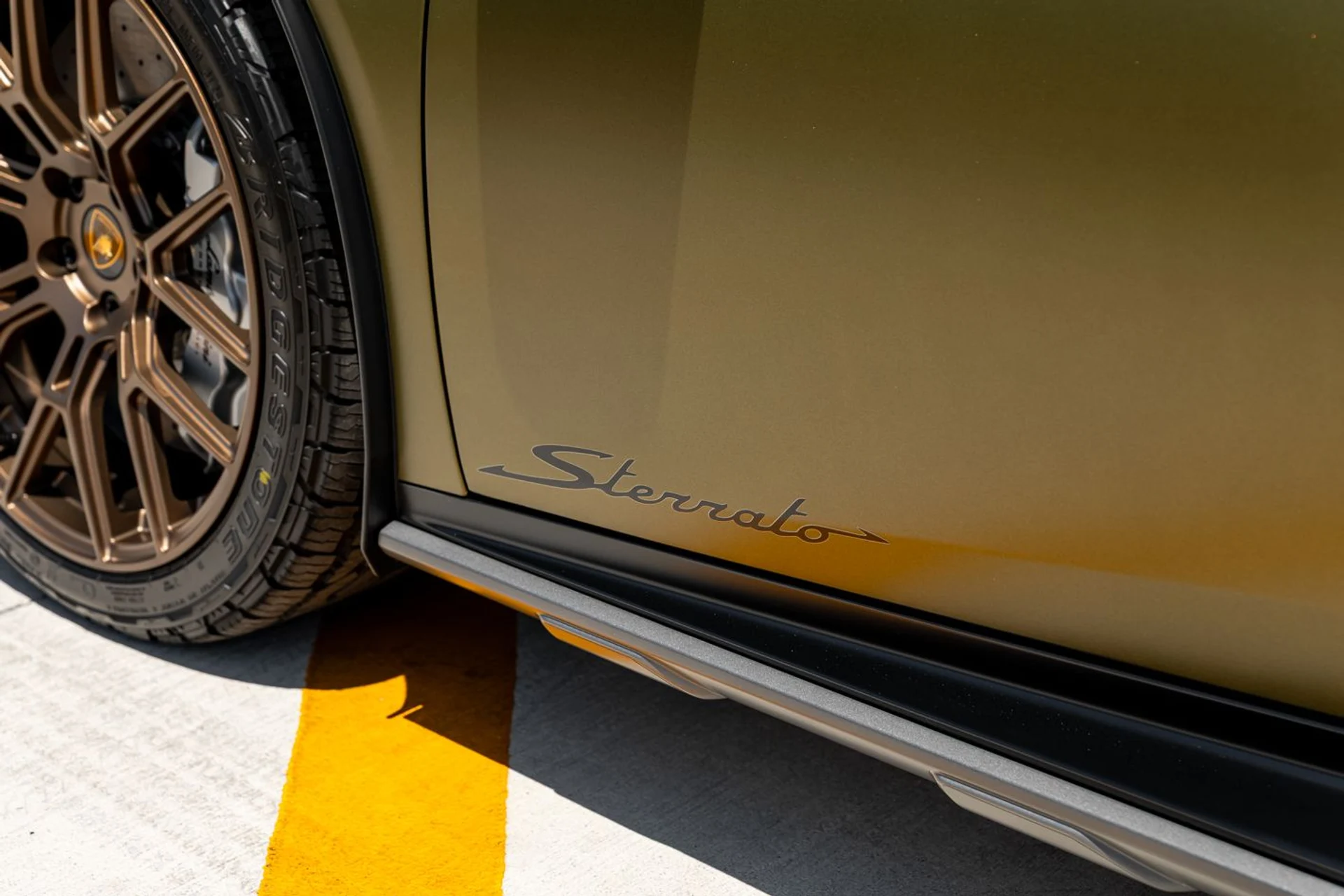 mph011_1827884454_Used_2024_Lamborghini_Huracan_Sterrato_389ad72aaf