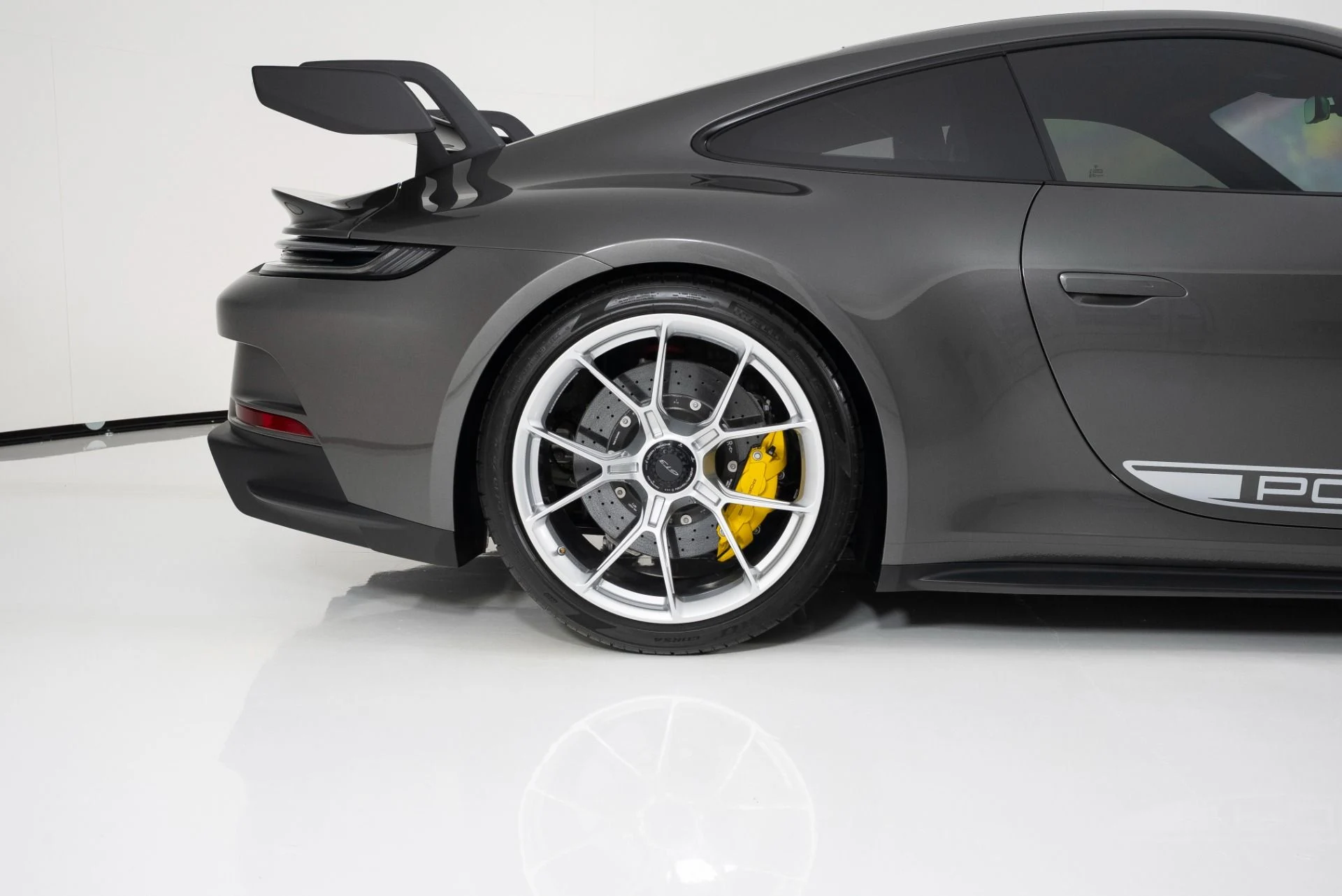 mph011_1830497761_Used_2024_Porsche_911_GT_3_1756329476_dca9497756