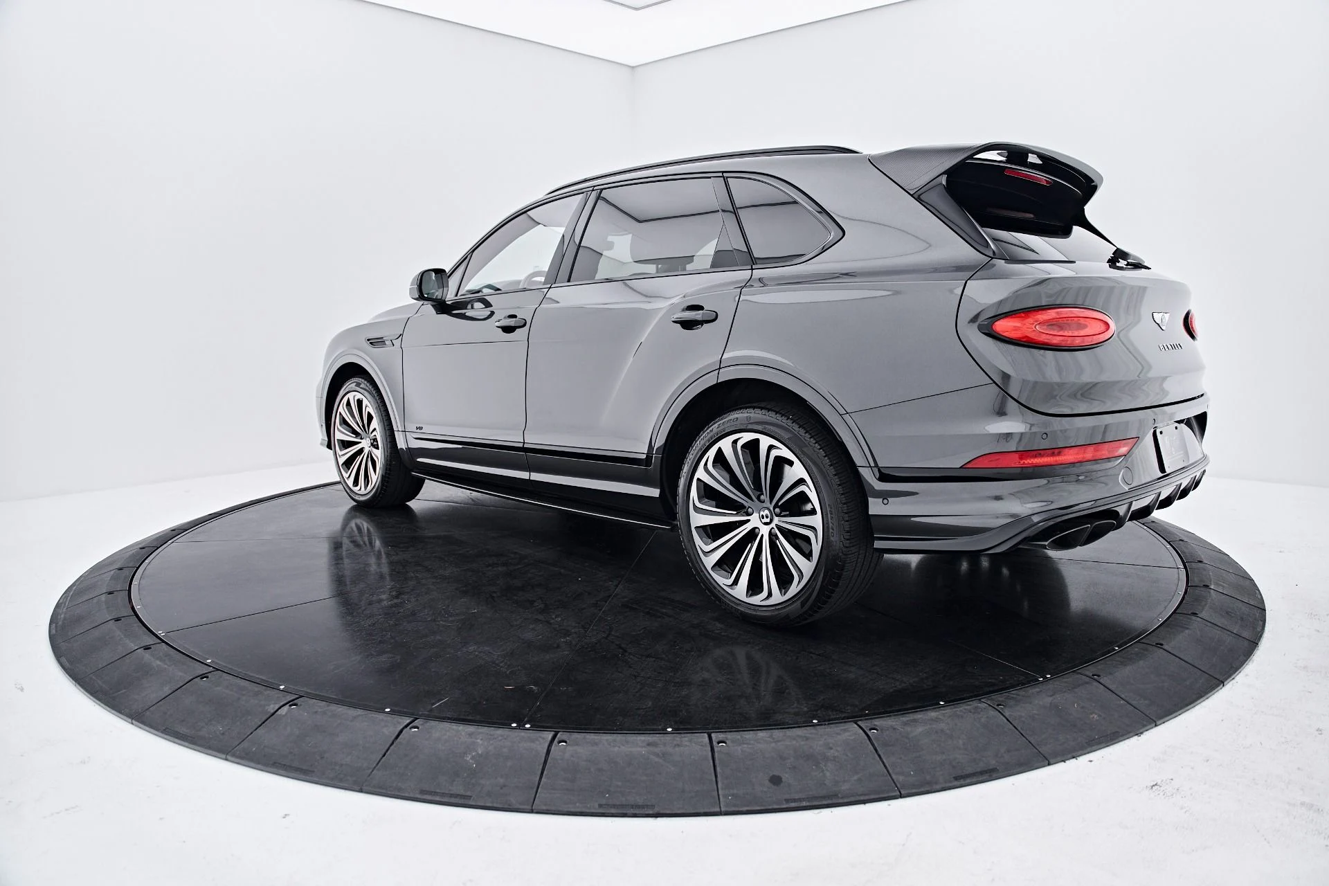 mph011_183923641_Used_2022_Bentley_Bentayga_V8_1791935696_f90383e3a7