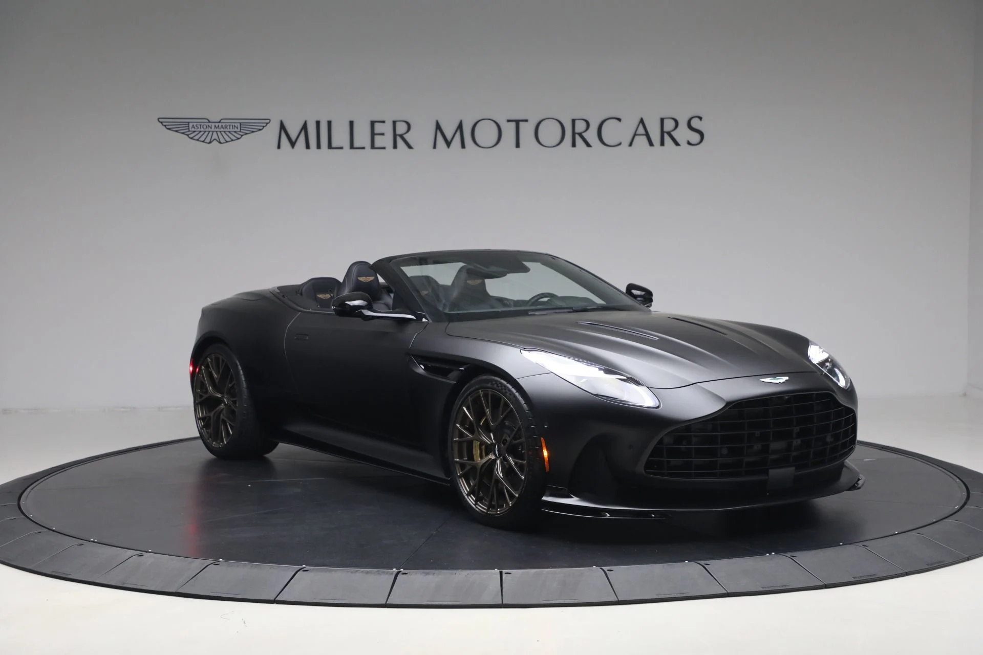 mph011_1844396460_Used_2024_Aston_Martin_DB_12_Volante_1778012465_f4cebb8764