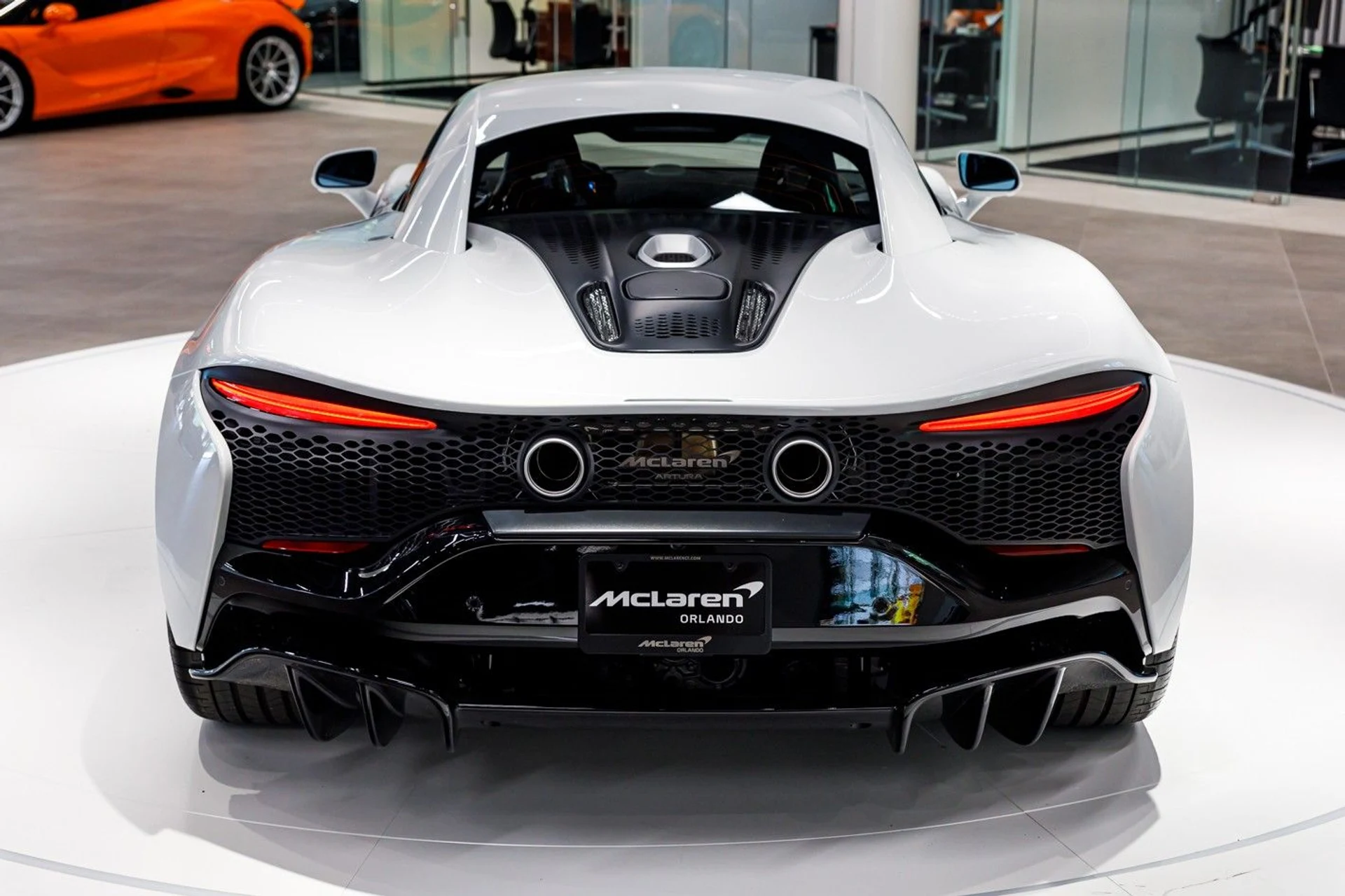 mph011_1847000838_669_p12_l_ba3c57be8c