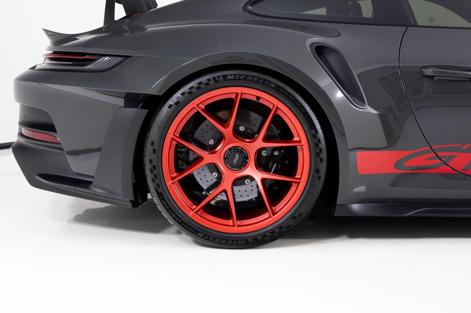 mph011_18471329_Used_2025_Porsche_911_GT_3_RS_1760657222_a3b14345cf