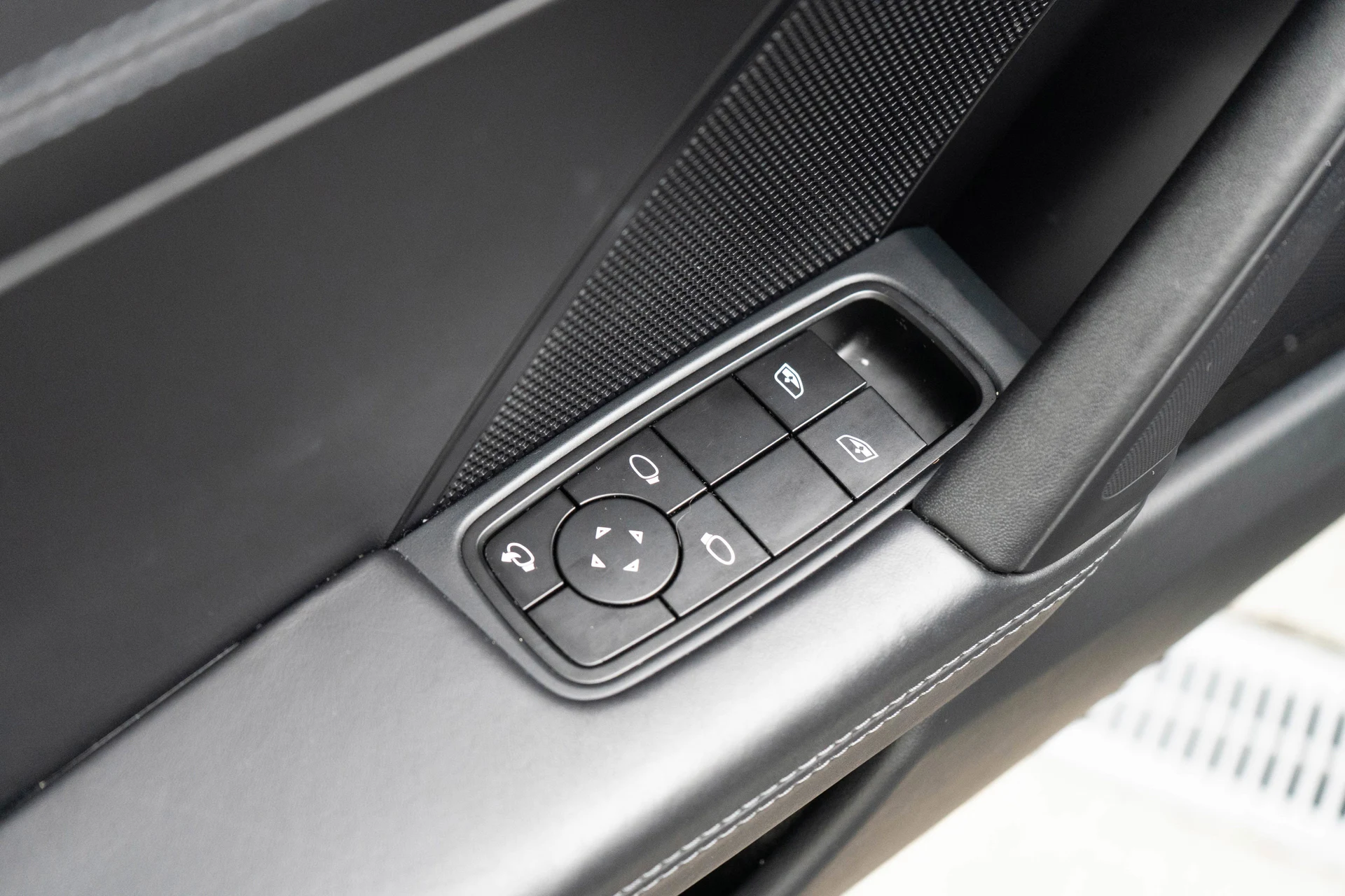 mph011_1847133773_12_bb75ddbbe3