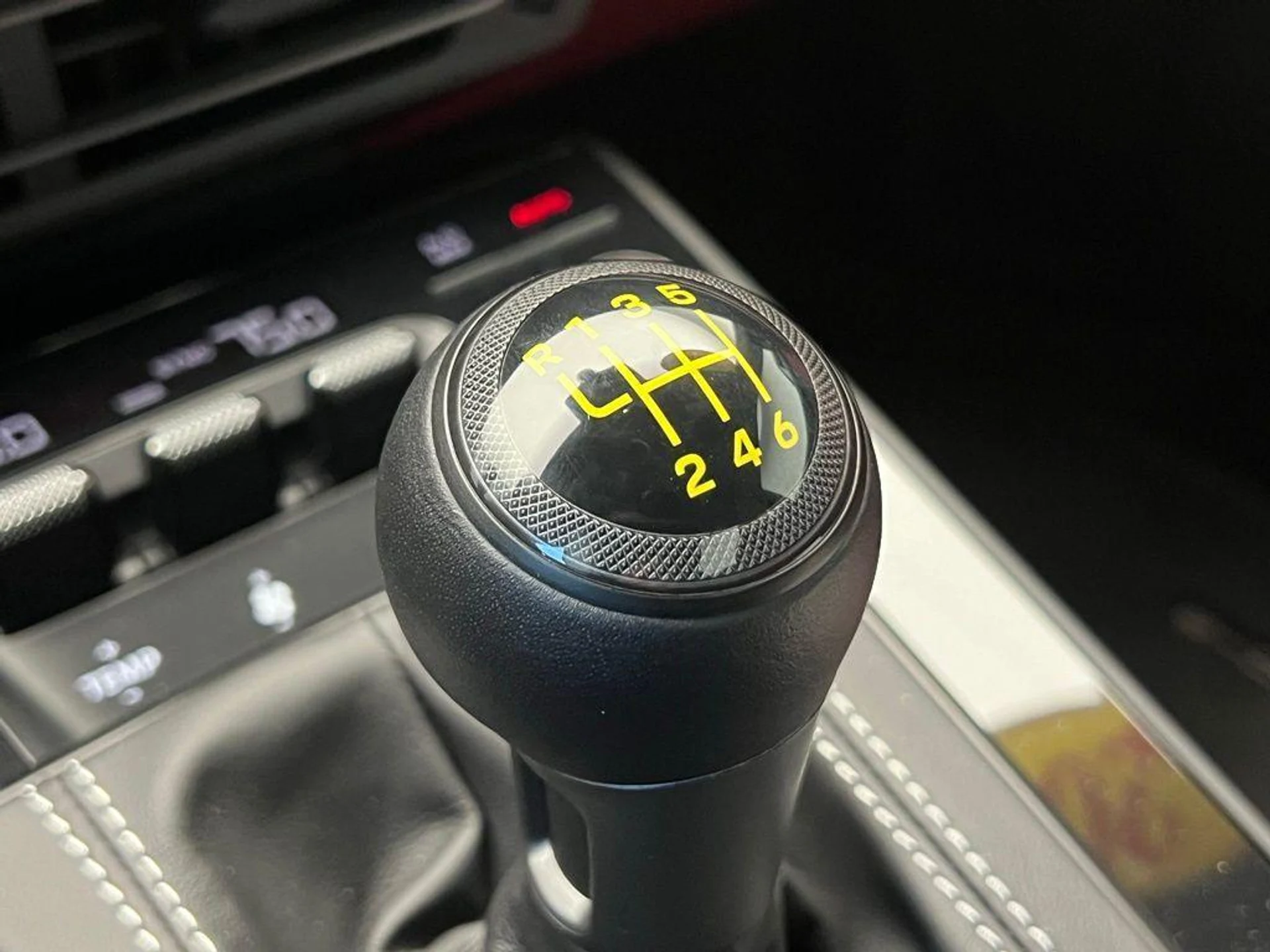 mph011_184762124_WJ_0u137h_APQL_8b_Ur8_Xu_X_Uw_D_Fw_f599197011