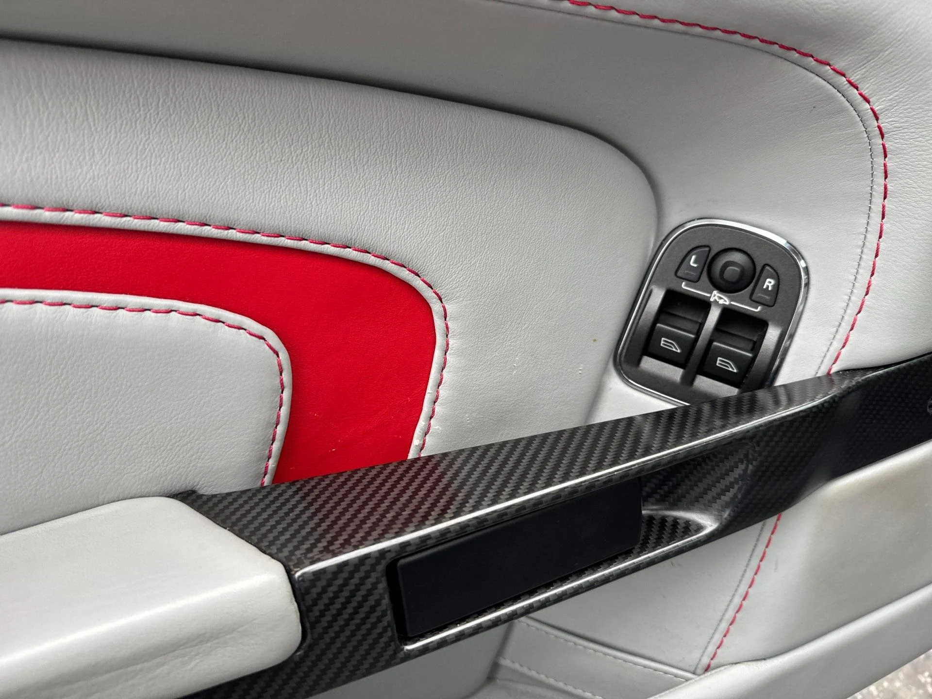 mph011_1849813269_Used_2015_Aston_Martin_V12_Vantage_S_1769008609_9d38721ad4