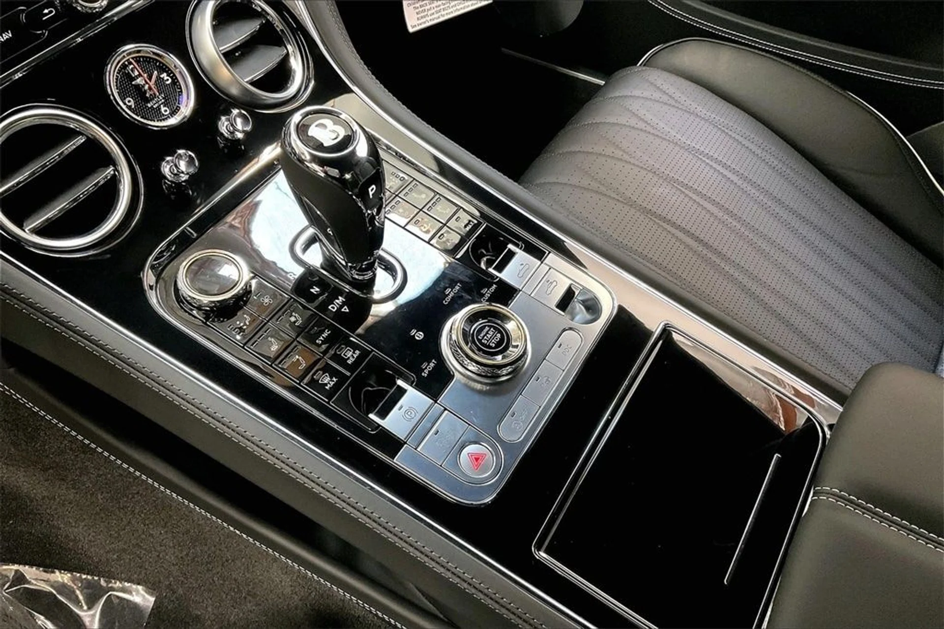 mph011_185211540_68f32833a89fee8c61d03989e8ad408cx_0d2ee92e79