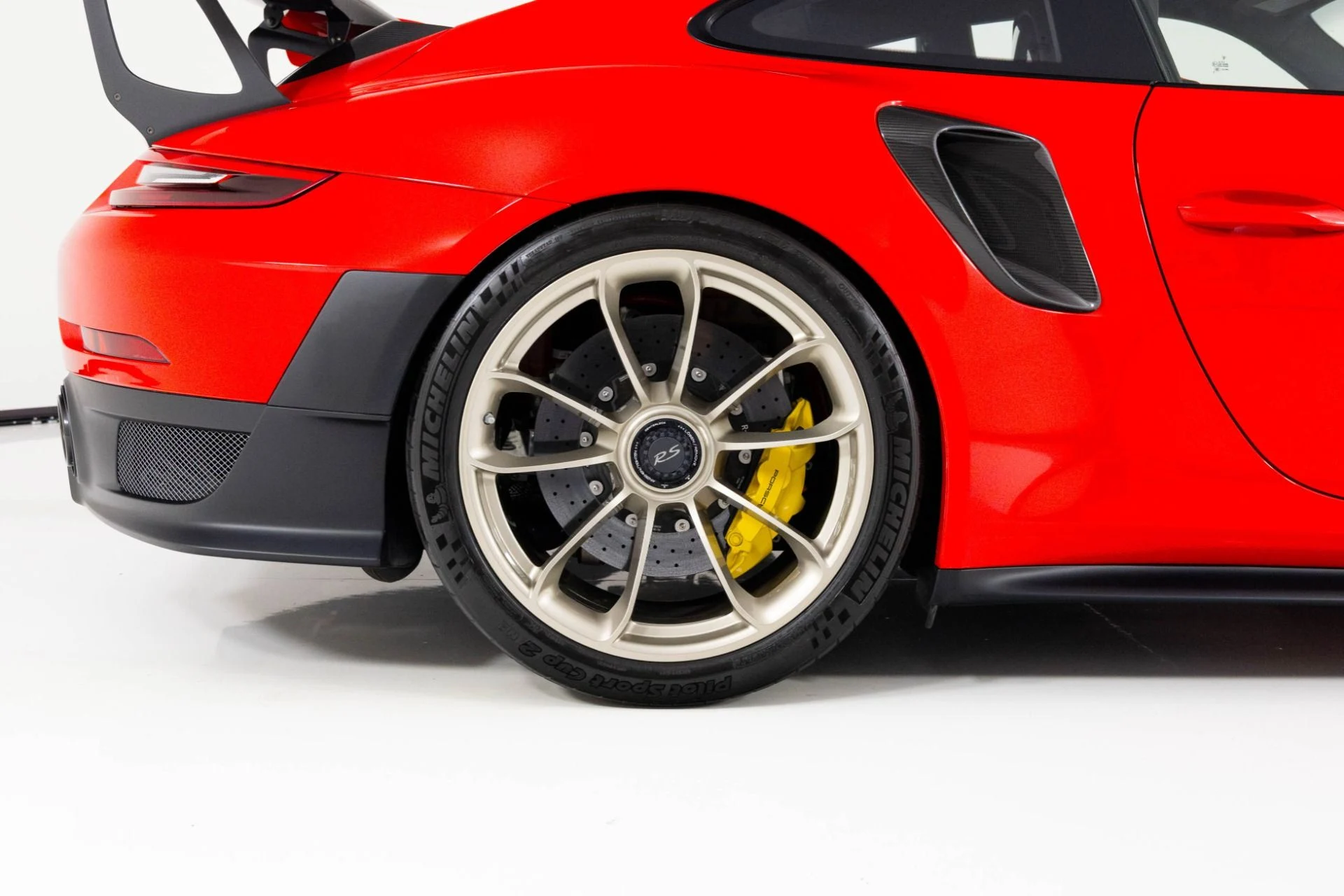 mph011_1856279542_Used_2019_Porsche_911_GT_2_RS_1761868465_8ab1b0f96d