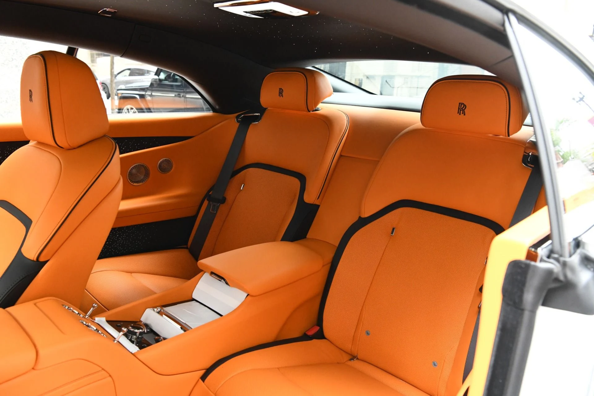 mph011_1857504283_11986_p13_l_823bcee4ed