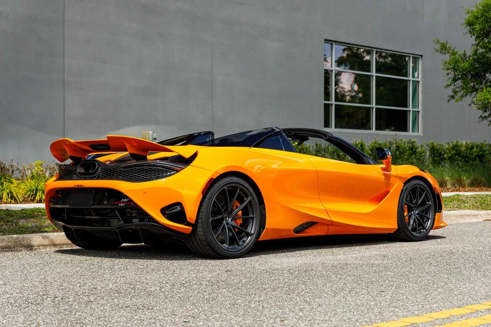 mph011_1858882544_515_p12_l_1ea0013292