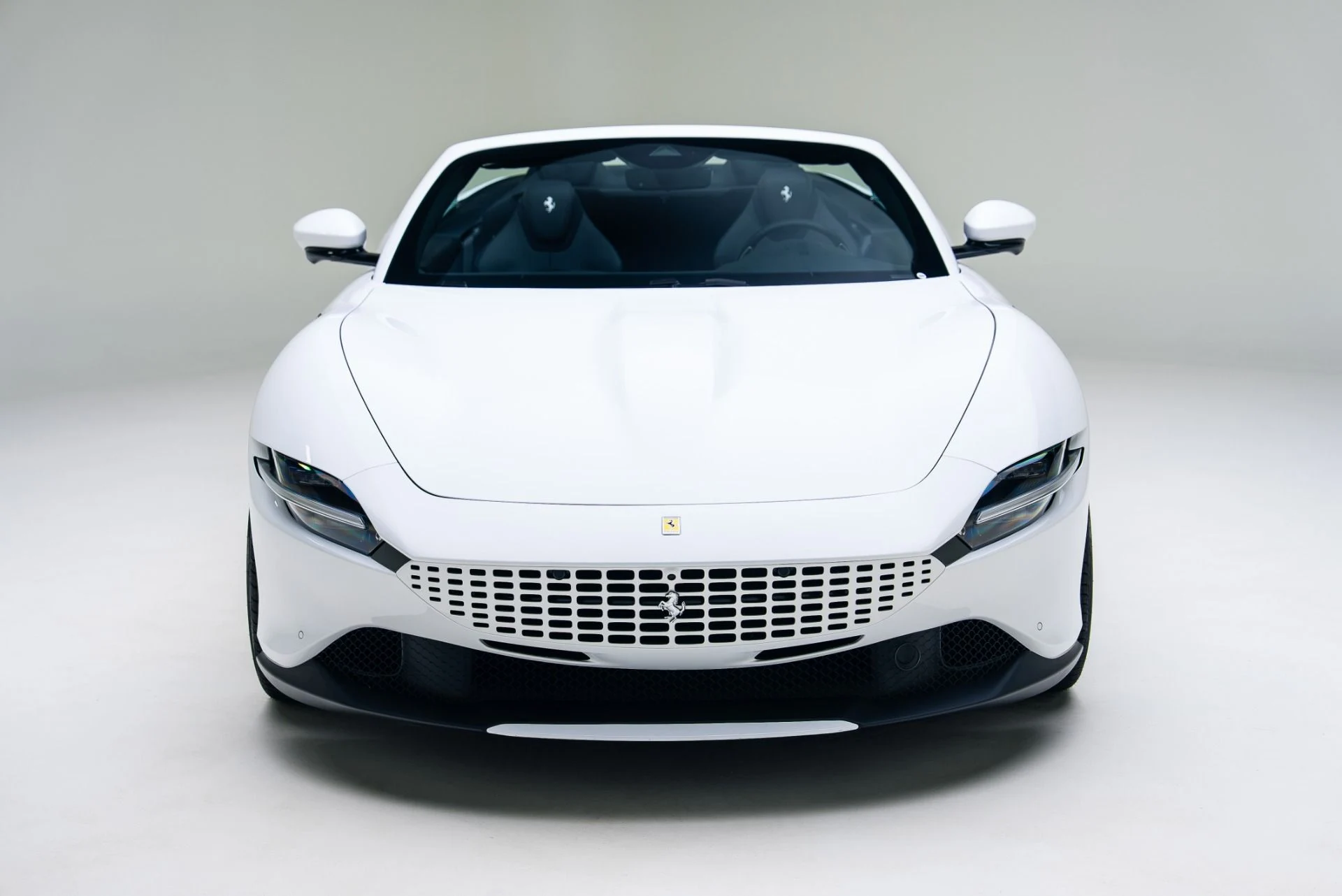 mph011_1859850408_Used_2025_Ferrari_Roma_Spider_1766089214_1b415c5e40