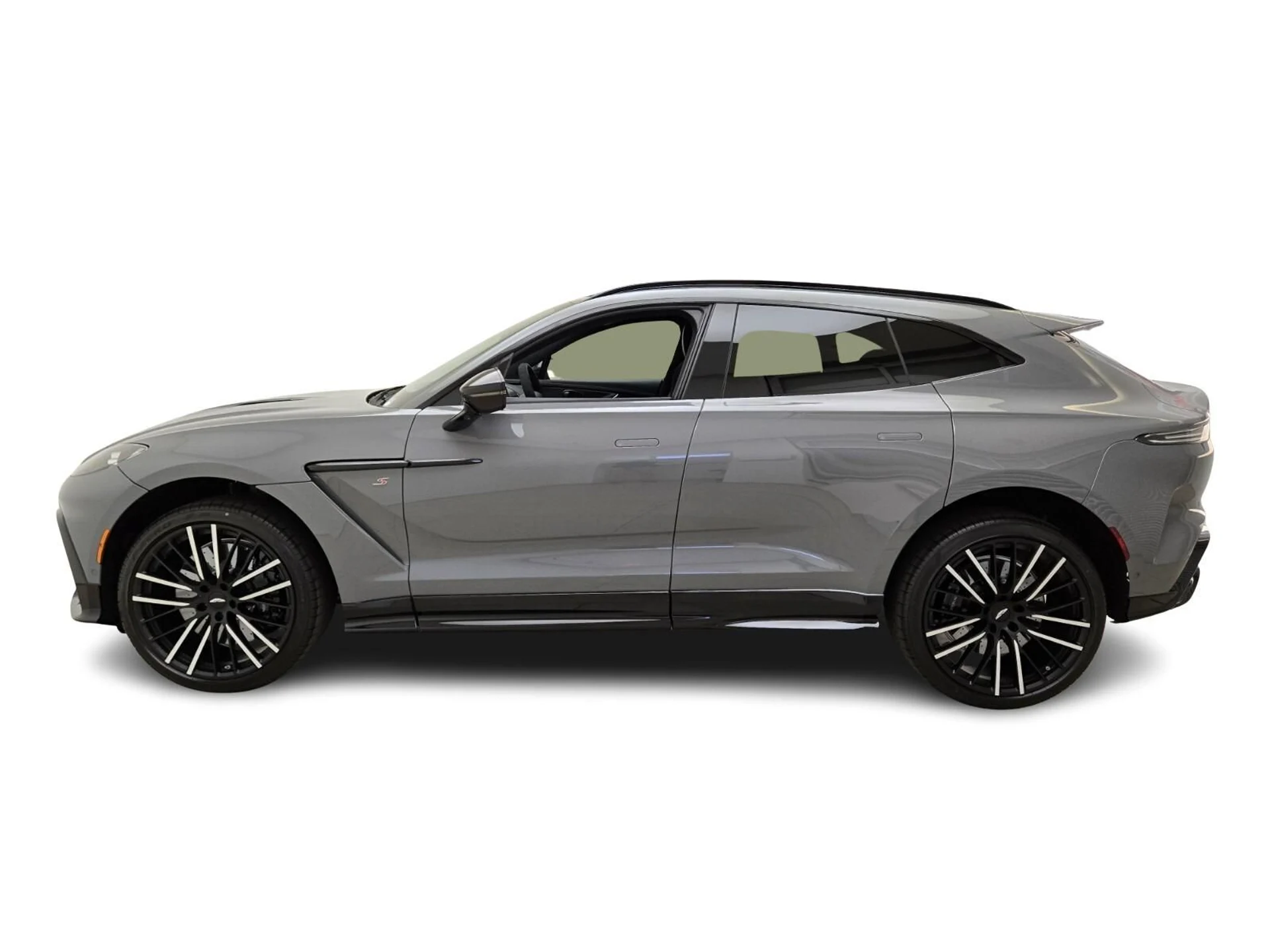mph011_1866461630_New_2026_Aston_Martin_DBX_S_1776143661_3ce965b4e1