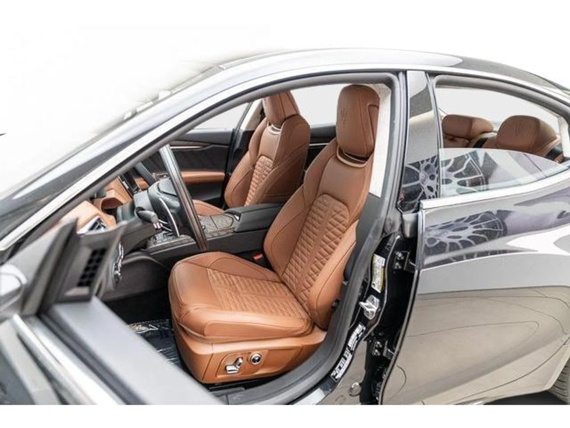 mph011_1878398491_New_2023_Maserati_Ghibli_Modena_1753160498_9c03ad615d