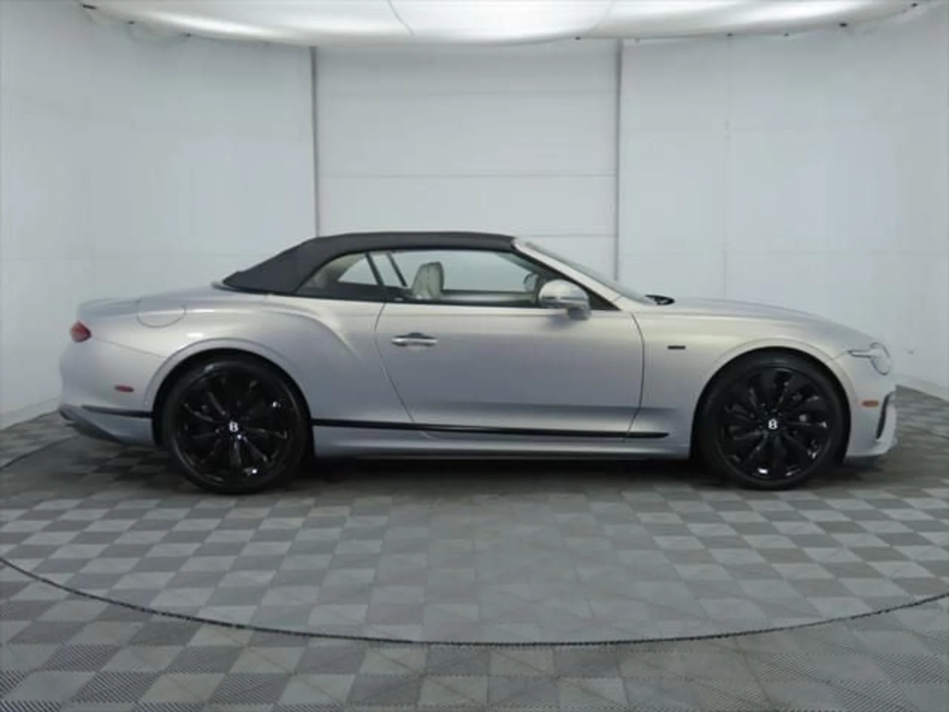 mph011_1881800302_used_2025_bentley_continental_gtblackeditionconvertible_8119_23011580_12_640_38ec2d2cf1