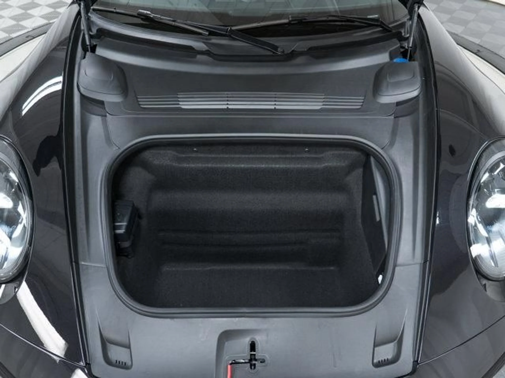 mph011_1882978079_XP_Cm_W7_Lyv_FX_Inh_JE_Pvs_Pn_ZX_08_RE_5bc90a1f70