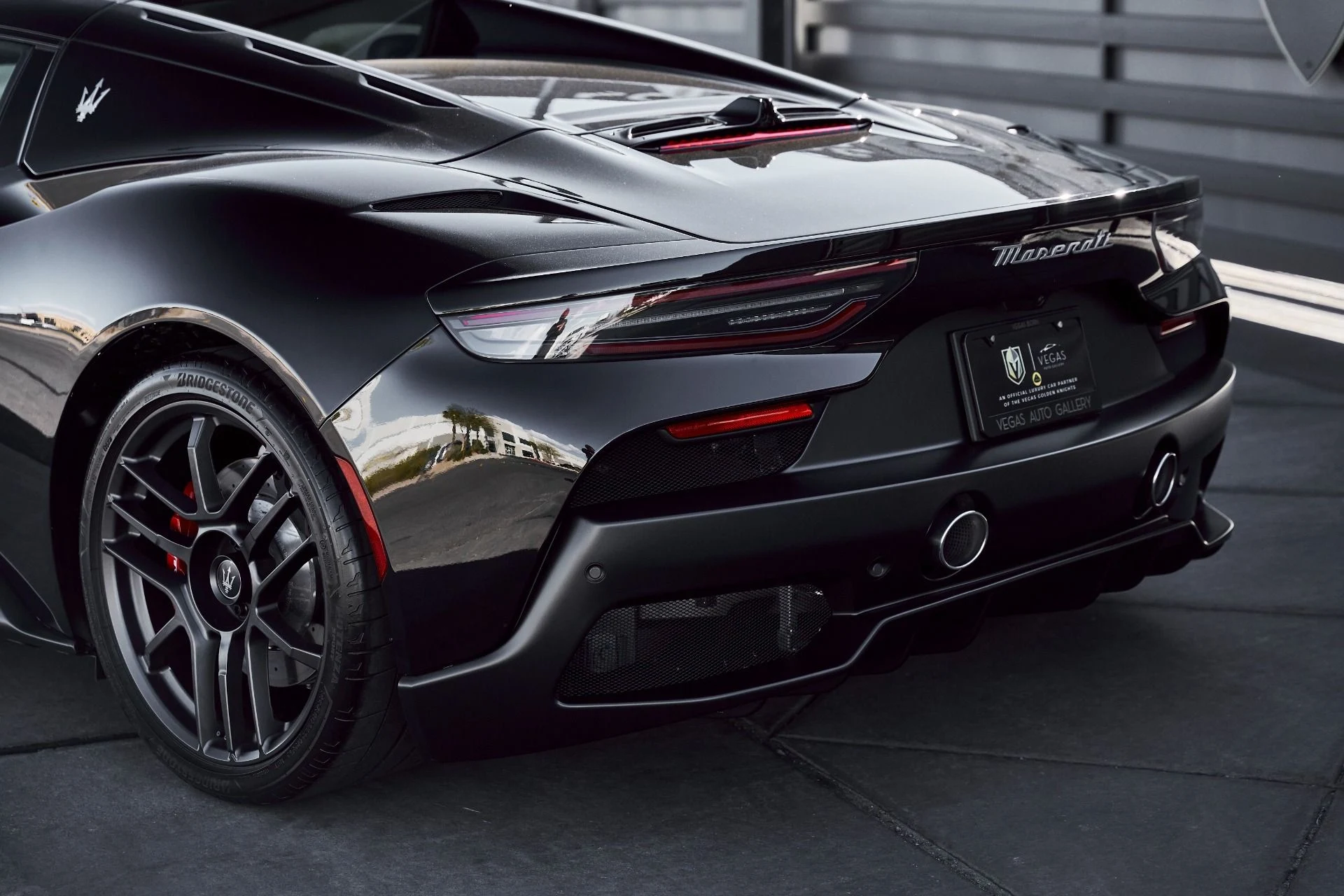 mph011_1890311685_Used_2024_Maserati_MC_20_1771382134_bd1171e442