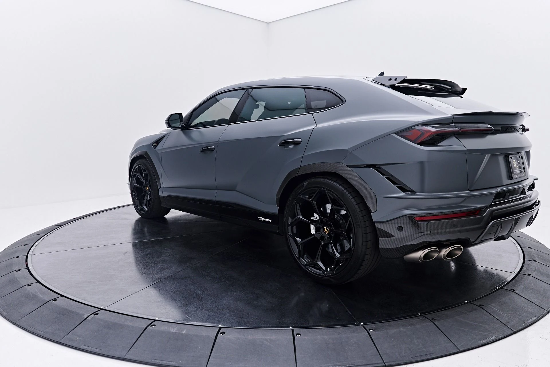 mph011_1898626879_Used_2023_Lamborghini_Urus_Performante_1785711124_3de96abd97