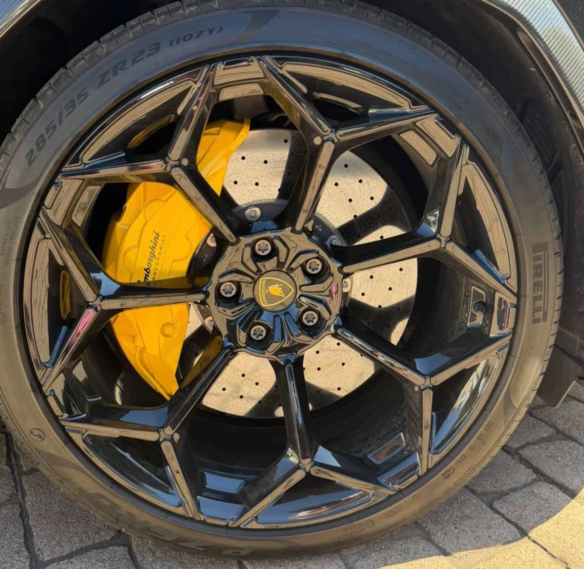 mph011_1899650761_Used_2023_Lamborghini_Urus_Performante_1774898175_fd2fabbb0d