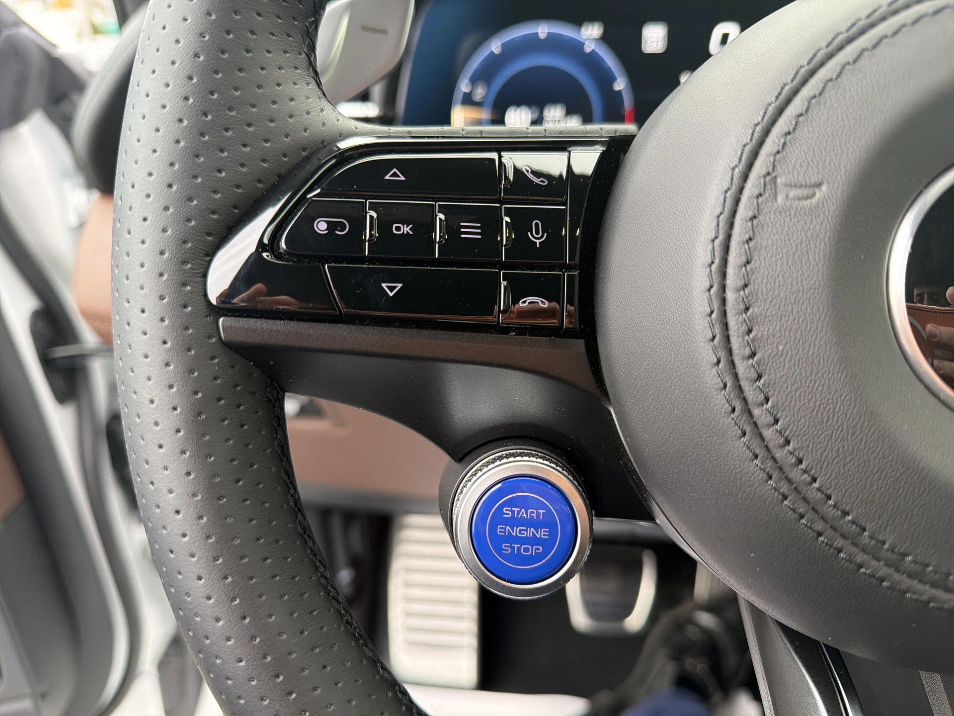 mph011_189988344_12_64eb110793