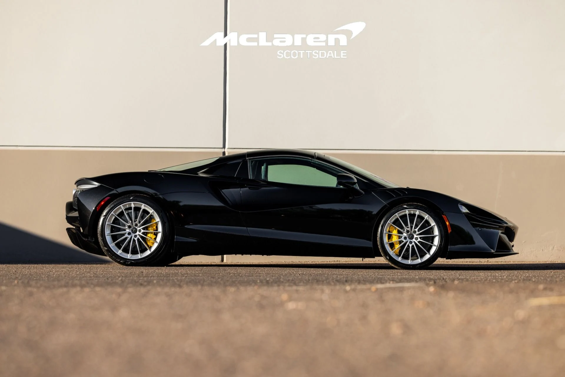 mph011_1900399633_Used_2025_MCLAREN_ARTURA_Performance_1729876898_e056c3e811