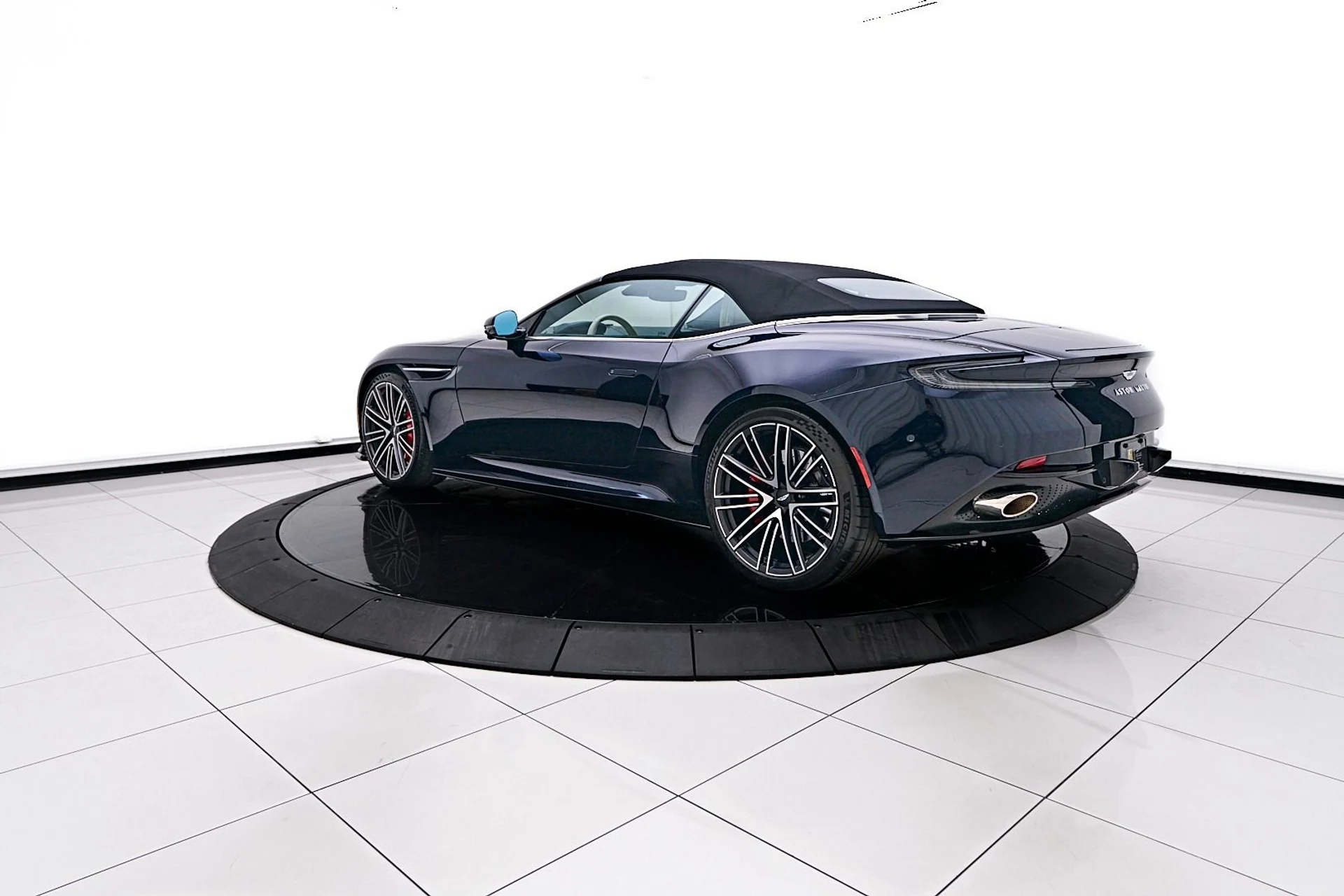 mph011_1901124109_Used_2024_Aston_Martin_DB_12_1741197842_6841f7f5ea
