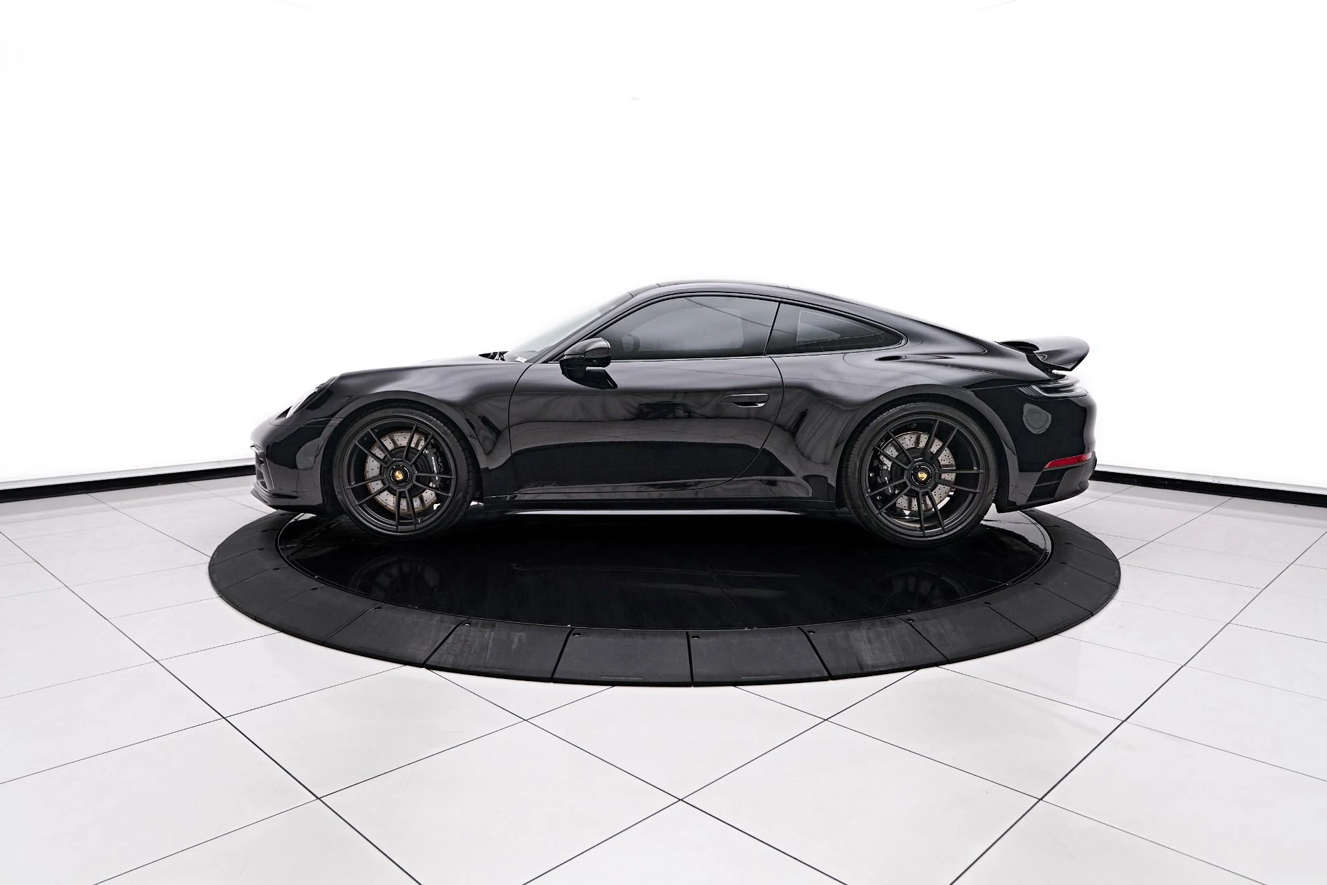 mph011_1901630146_Used_2023_Porsche_911_Carrera_4_GTS_1754606434_0240f1ded7