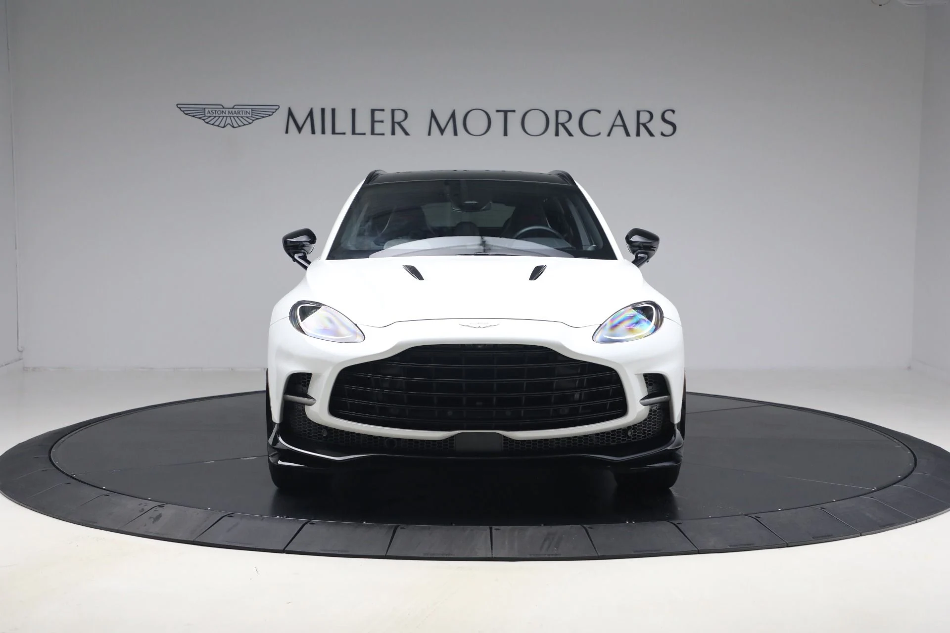 mph011_1906904776_Used_2025_Aston_Martin_DBX_707_1773871340_8df1887f5a