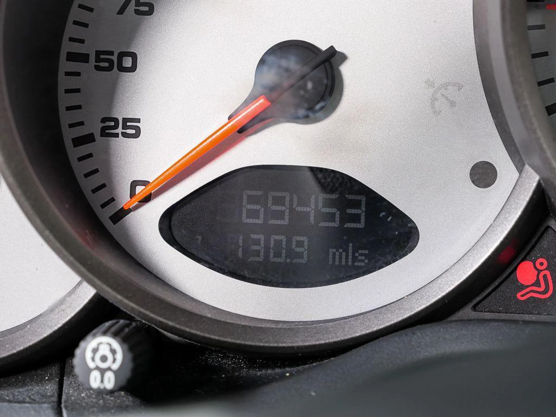 mph011_1908760935_9_U_Z_Gm_M4_T_Nl_BZQ_8_Pw_T8_L4_Cr_LYY_2f796db544