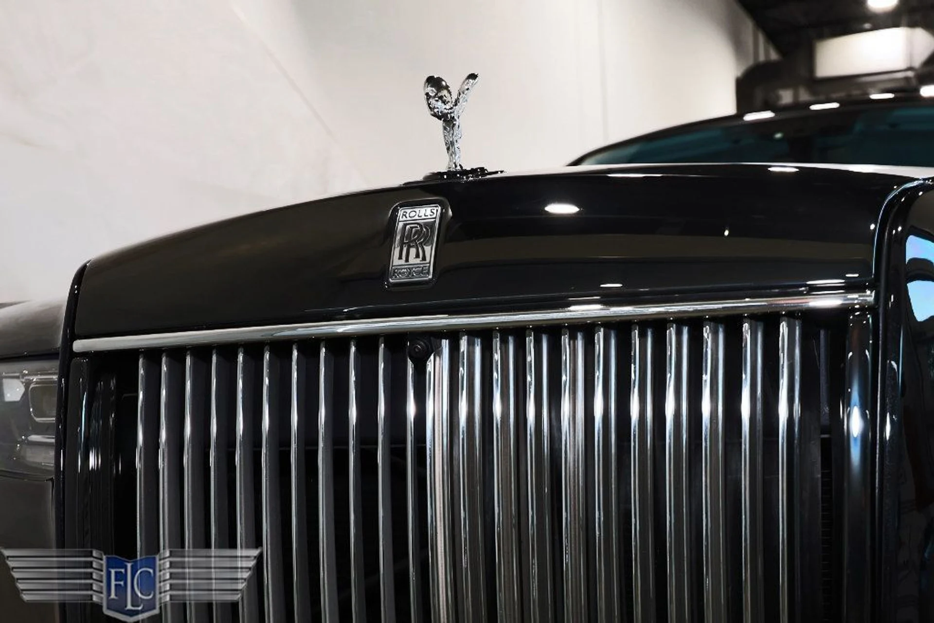 mph011_1922133697_used_2025_rolls_royce_phantom_sedan_9689_22959551_12_1024_a9d4cf0bab