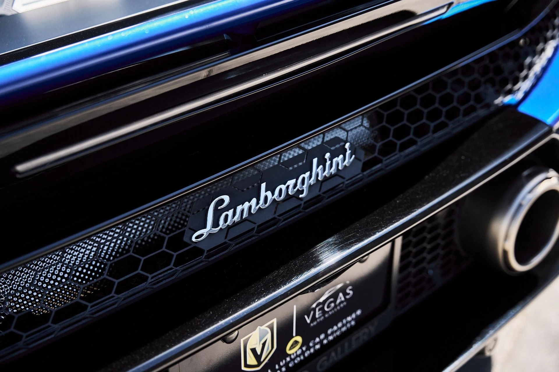 mph011_1922628469_Used_2020_Lamborghini_Huracan_EVO_Base_1777394766_e58aaff4a3