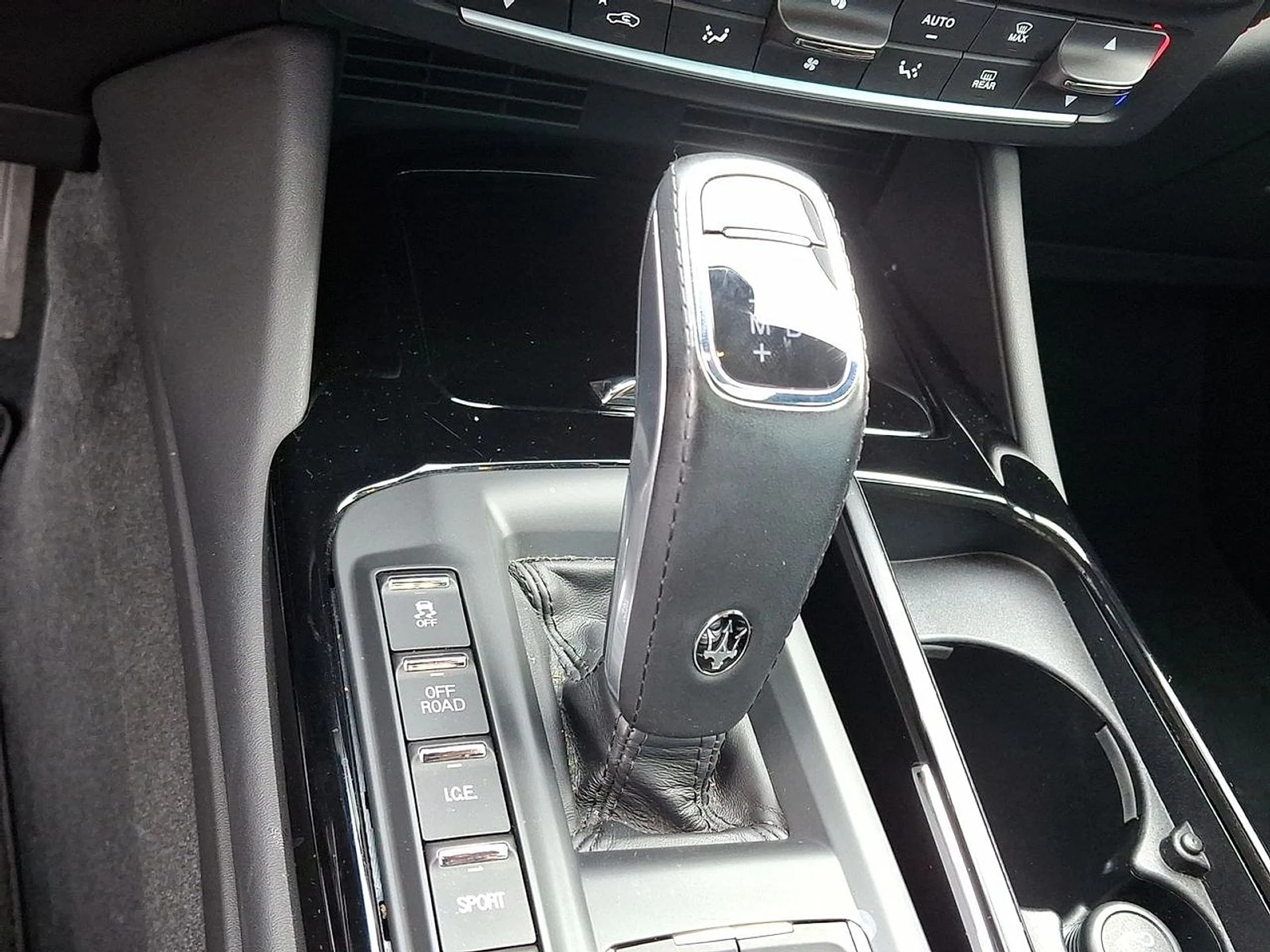 mph011_1923880226_ef1102b1dc2607799447d4501f5356a4x_2e2e930e9d