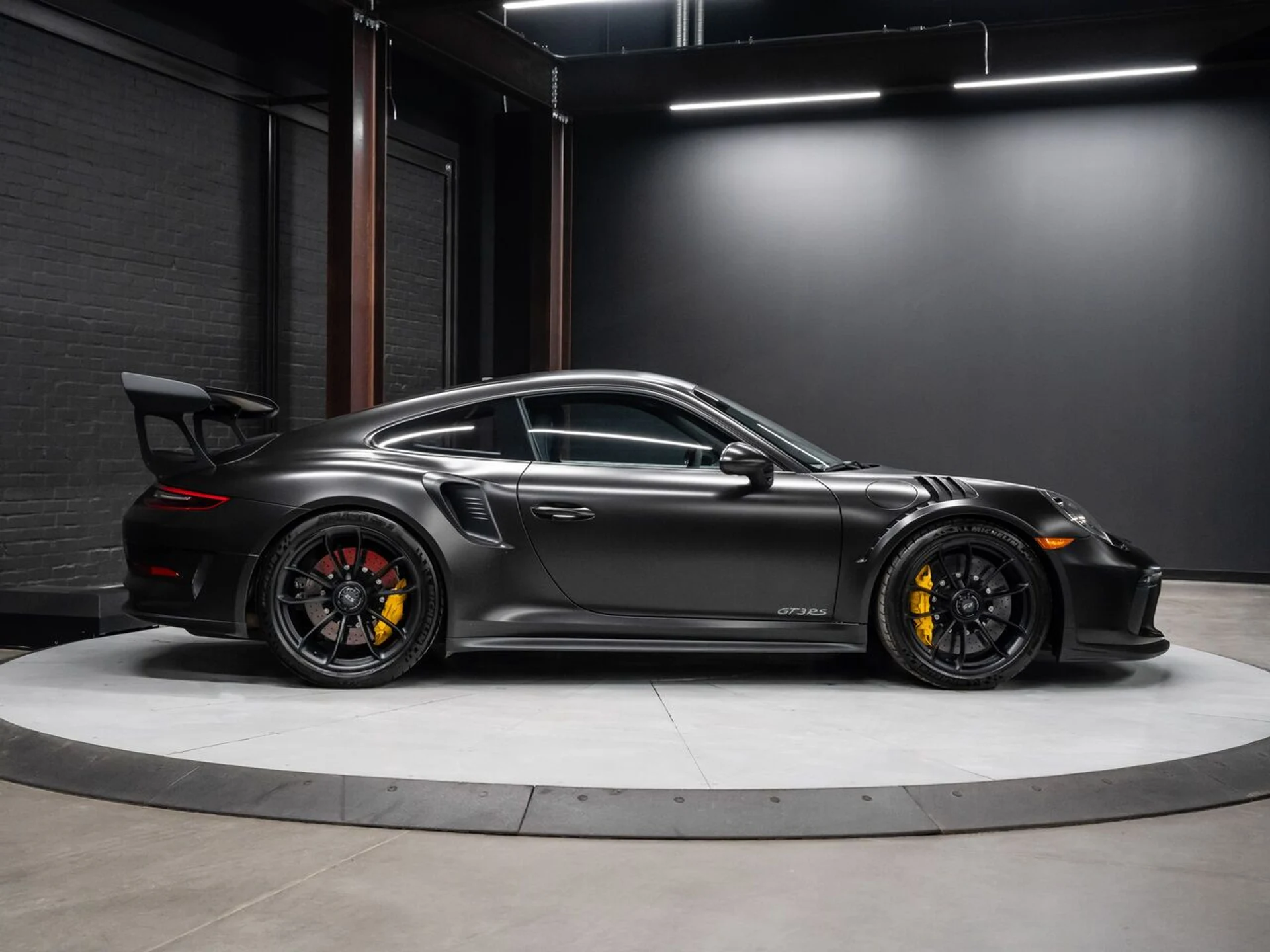mph011_1929506496_porsche_911_2019_8f333afeef