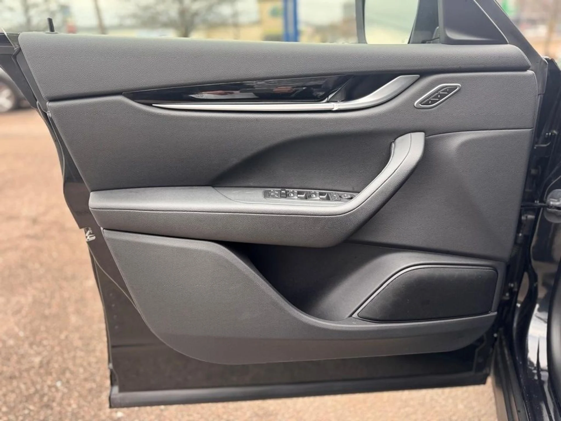 mph011_1932519043_4b29537ba557ea325cc1334bba4ac959x_6482bce373