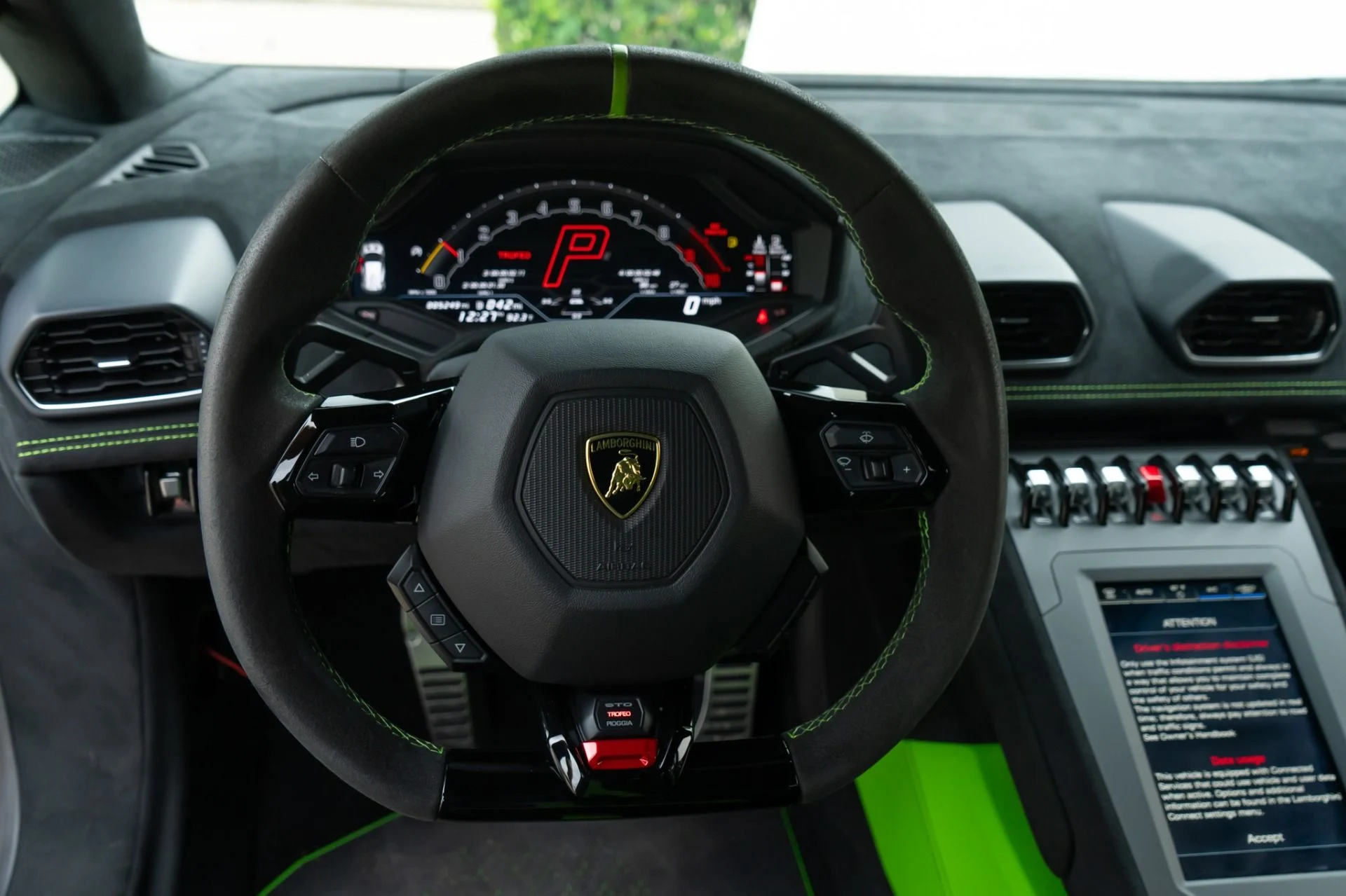 mph011_1934322065_Used_2021_Lamborghini_Huracan_STO_1791840697_9fe82f98a1