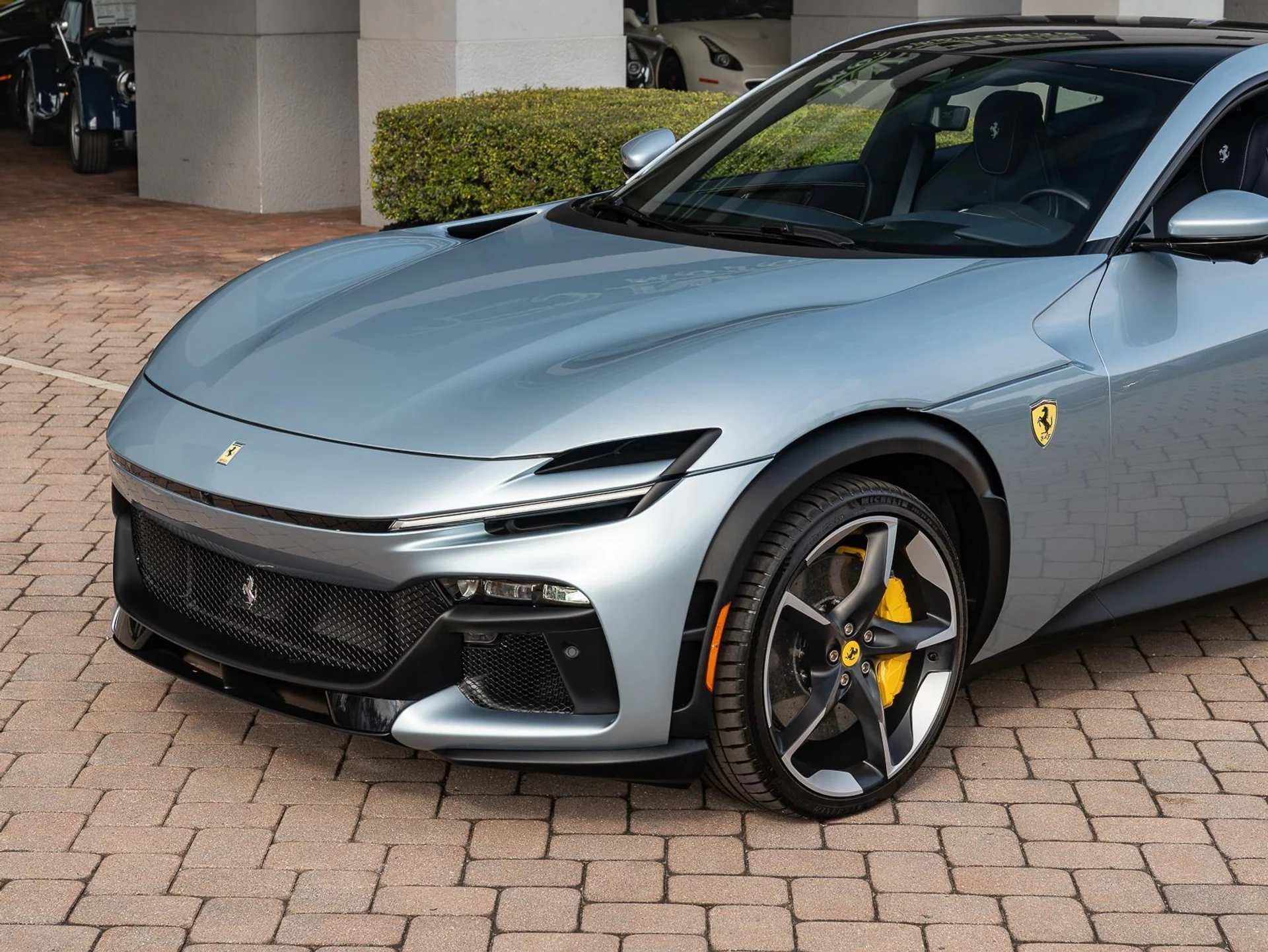 mph011_1939385167_Used_2025_Ferrari_Purosangue_AWD_1768385477_de75f31474