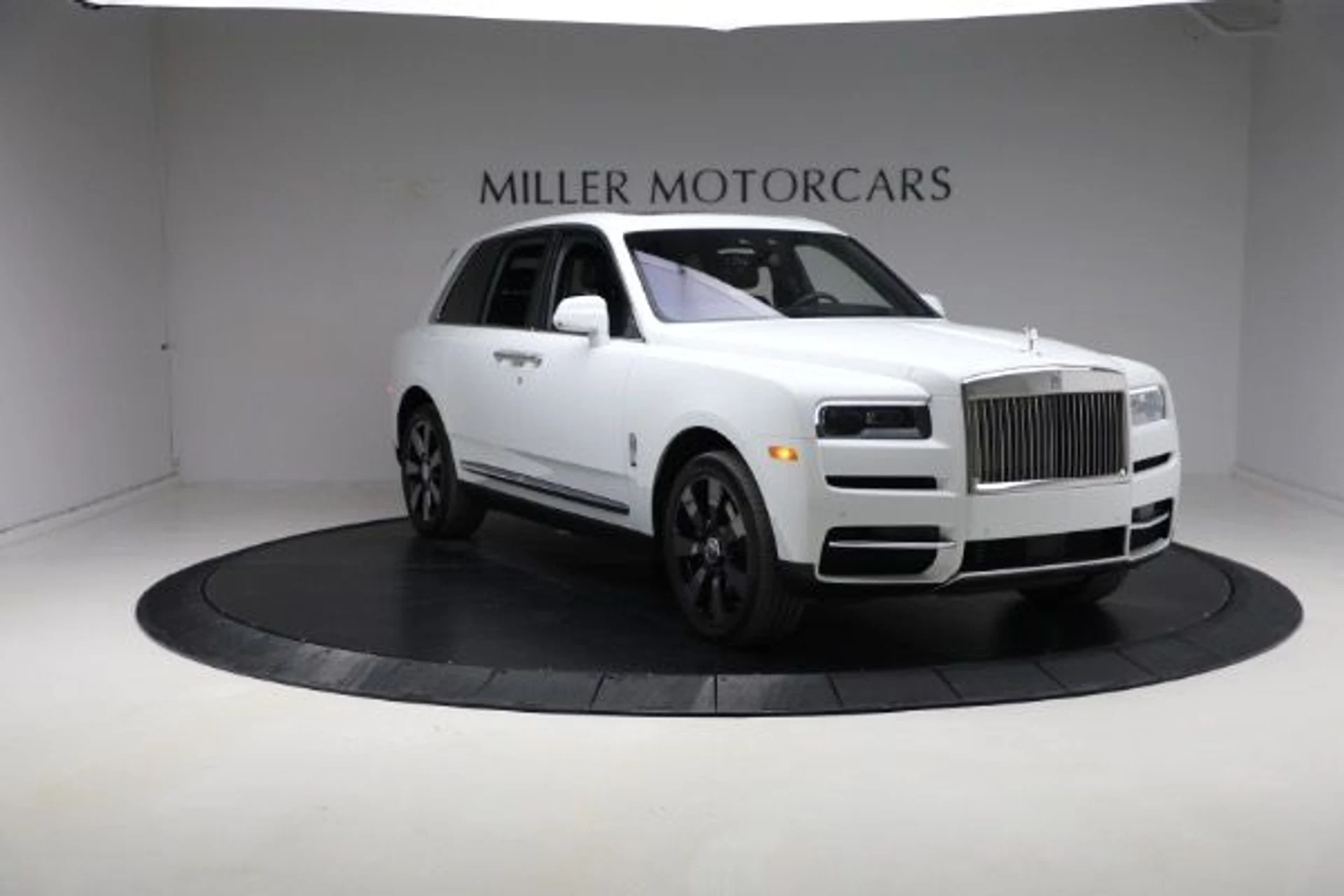 mph011_1951100659_Used_2022_Rolls_Royce_Cullinan_8ebd7b8b09