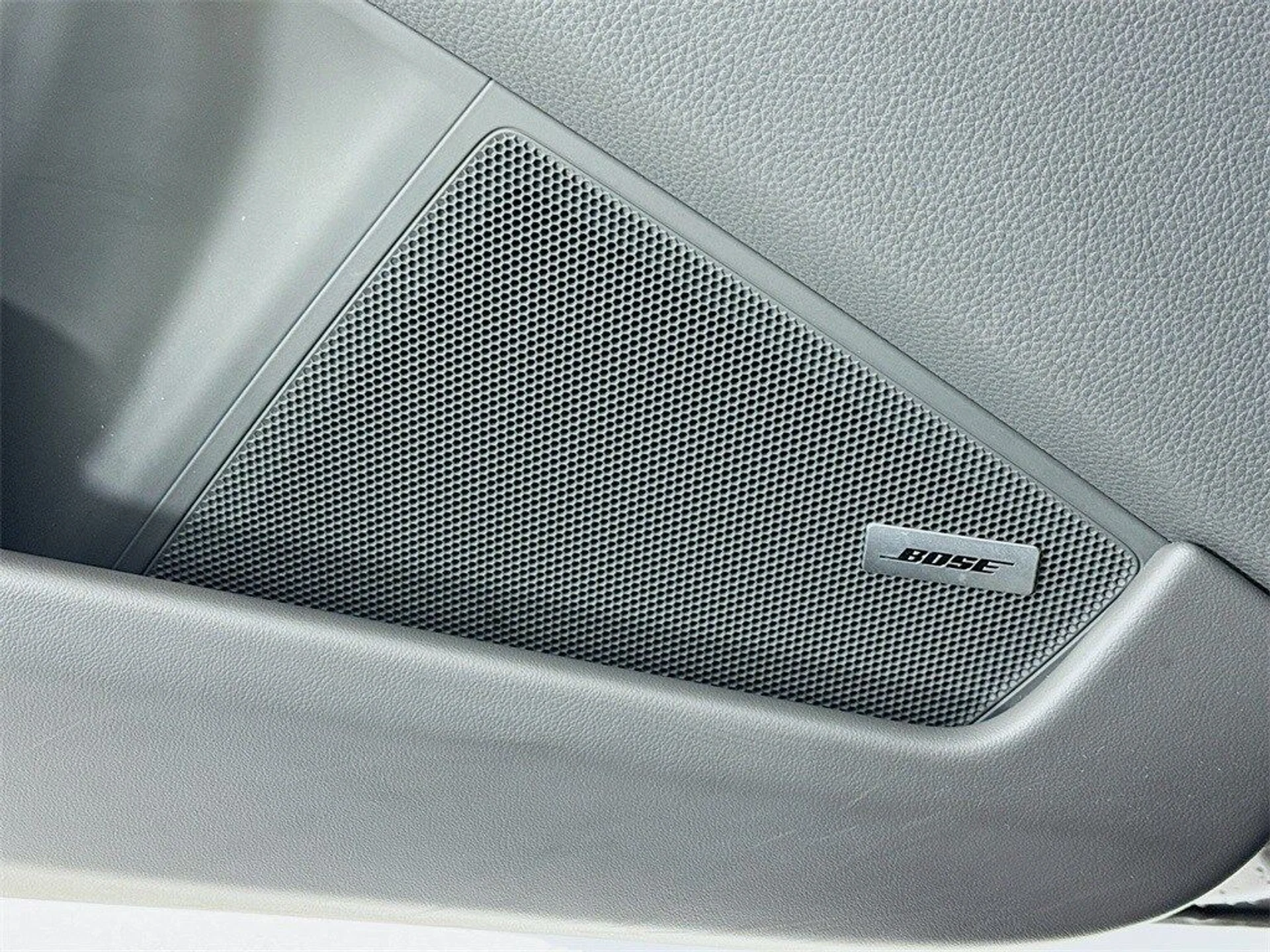 mph011_1952154113_01b572bffc6592126771a9e6cc75723ax_9dfe2235ea