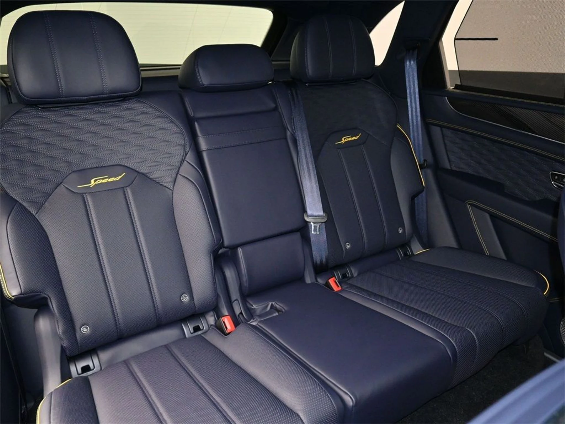 mph011_1952963468_0b02c3b0b53f76085d0327fafe9043efx_70c6c3c71a