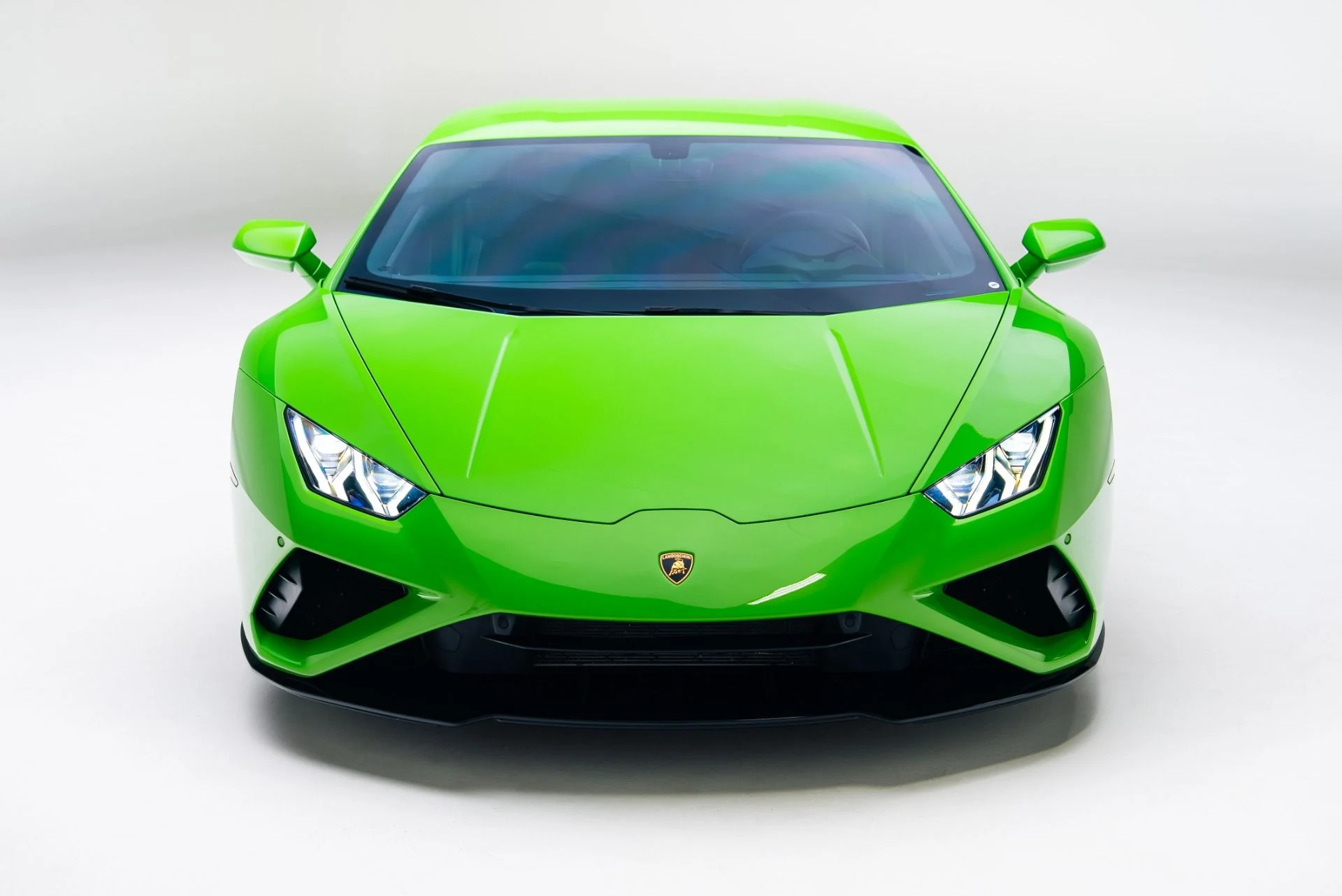 mph011_1957107231_Used_2023_Lamborghini_Huracan_EVO_1765473040_5cd2bd1eb6